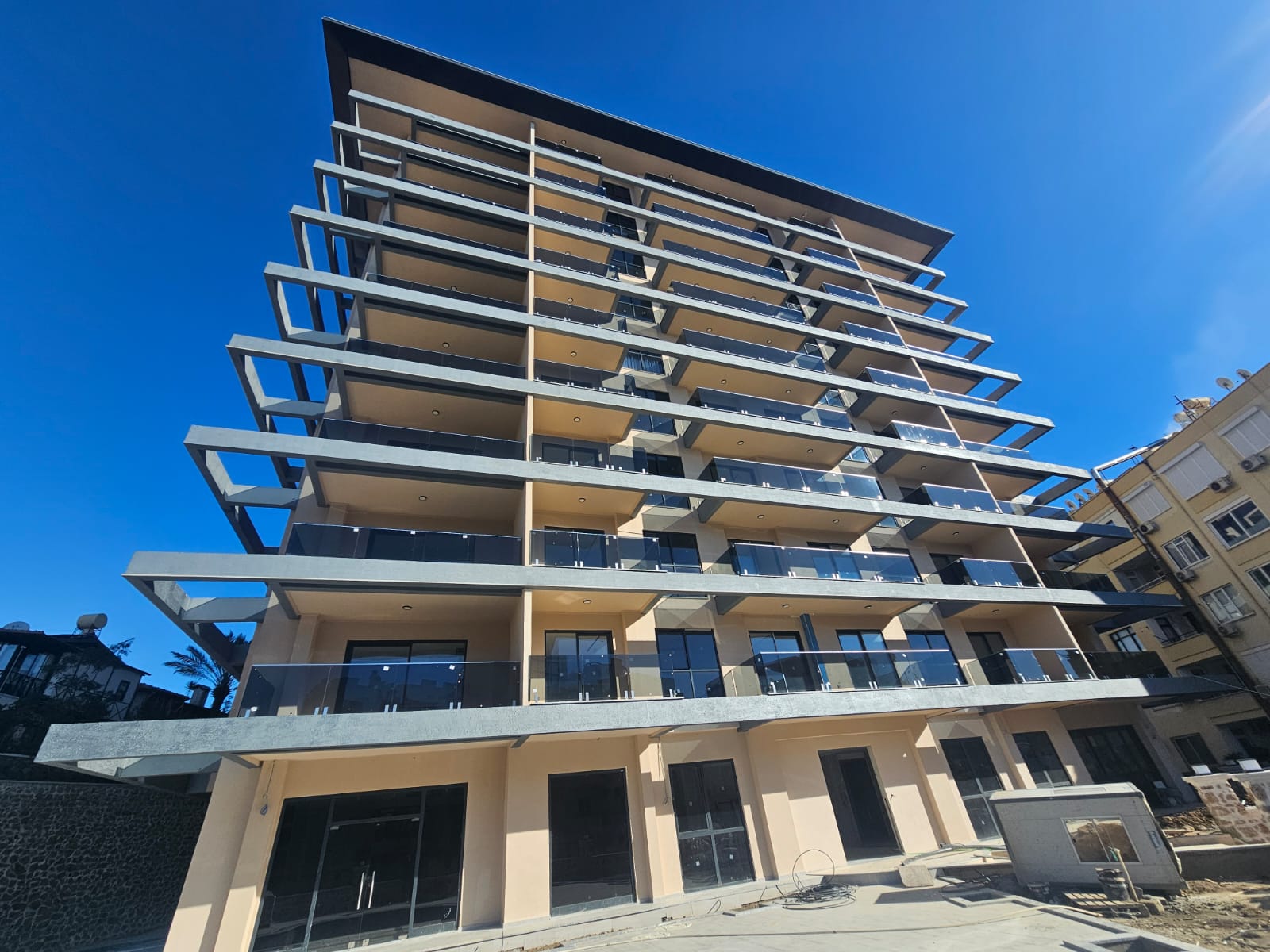 Прибрежный оазис в Тосмуре: Новые апартаменты и дуплексы с видом на море