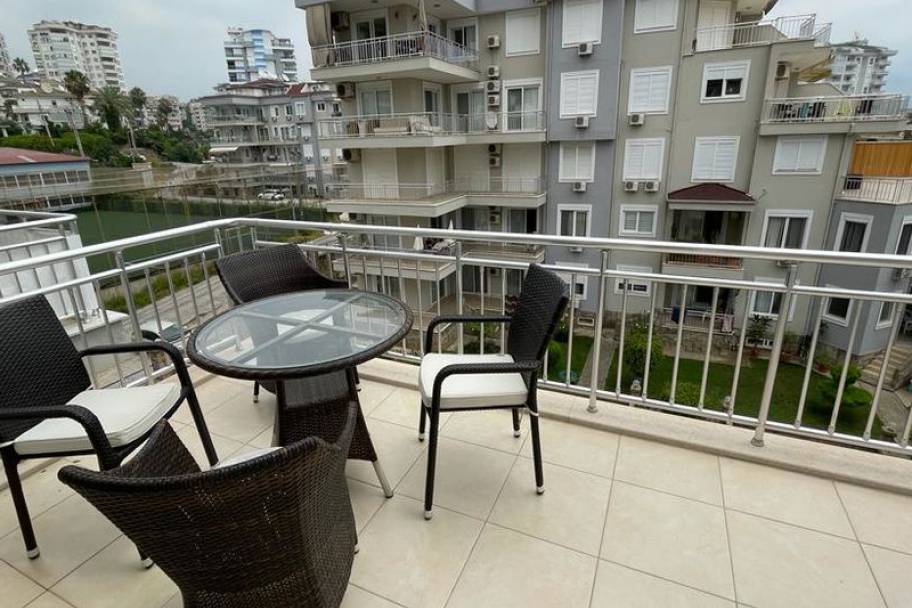 En sjælden og storslået dupleks-oase i Alanyas eftertragtede Cikcilli-distrikt