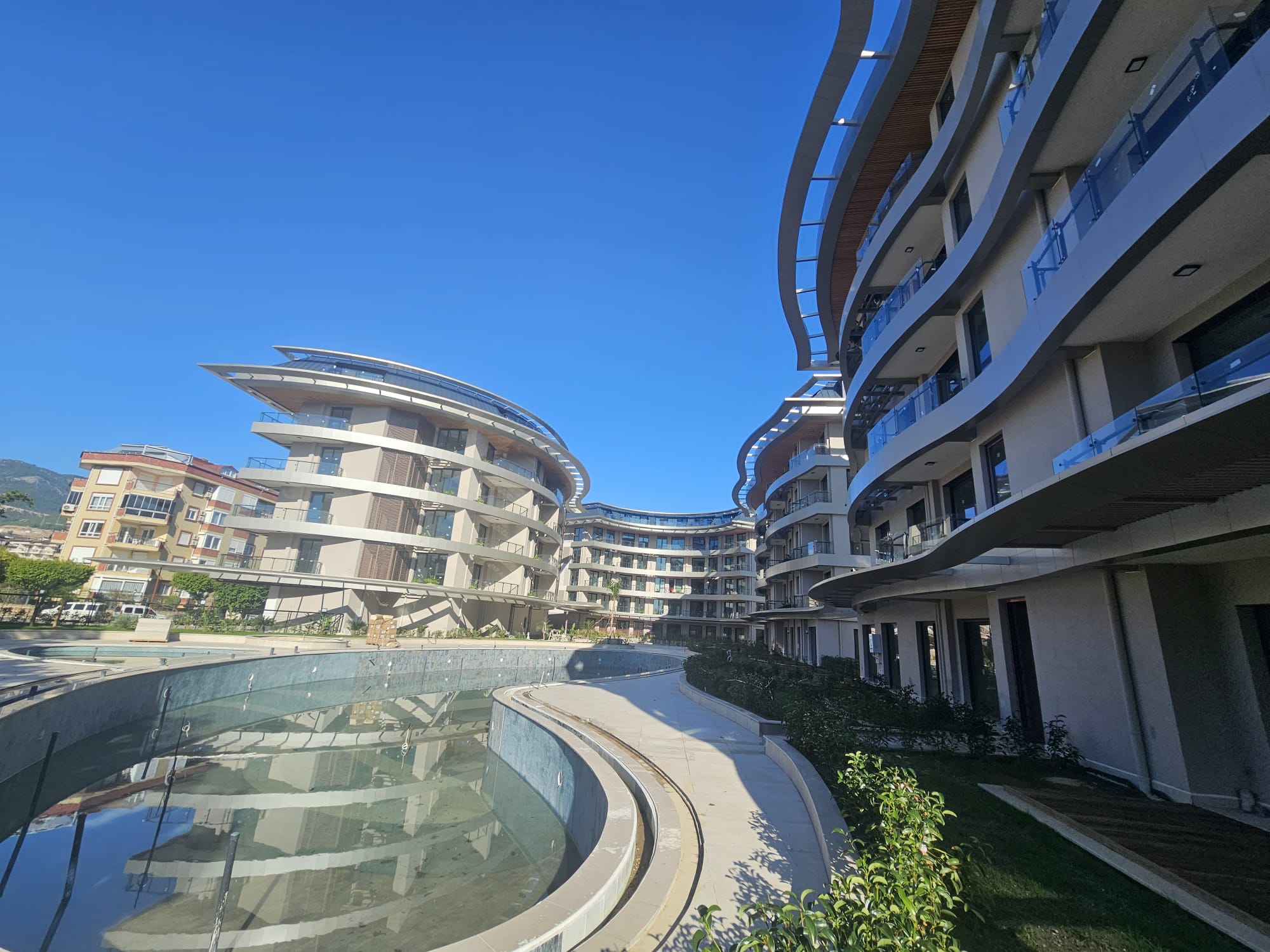 欧巴海滨核心地带：豪华公寓与复式臻品系列