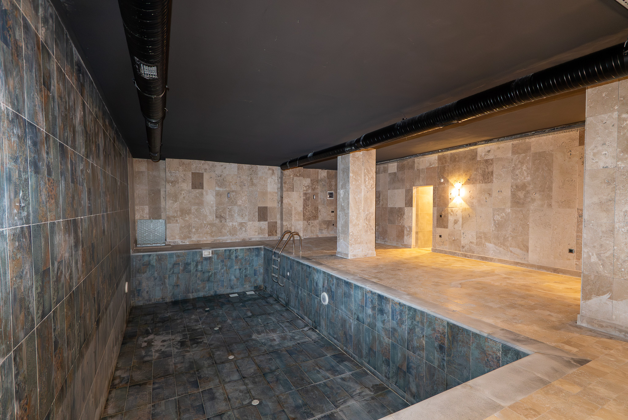 Mahmutlar Sahiline Sadece 200 Metre Mesafede, Yepyeni Deniz Yanı Daire ve Dubleksler