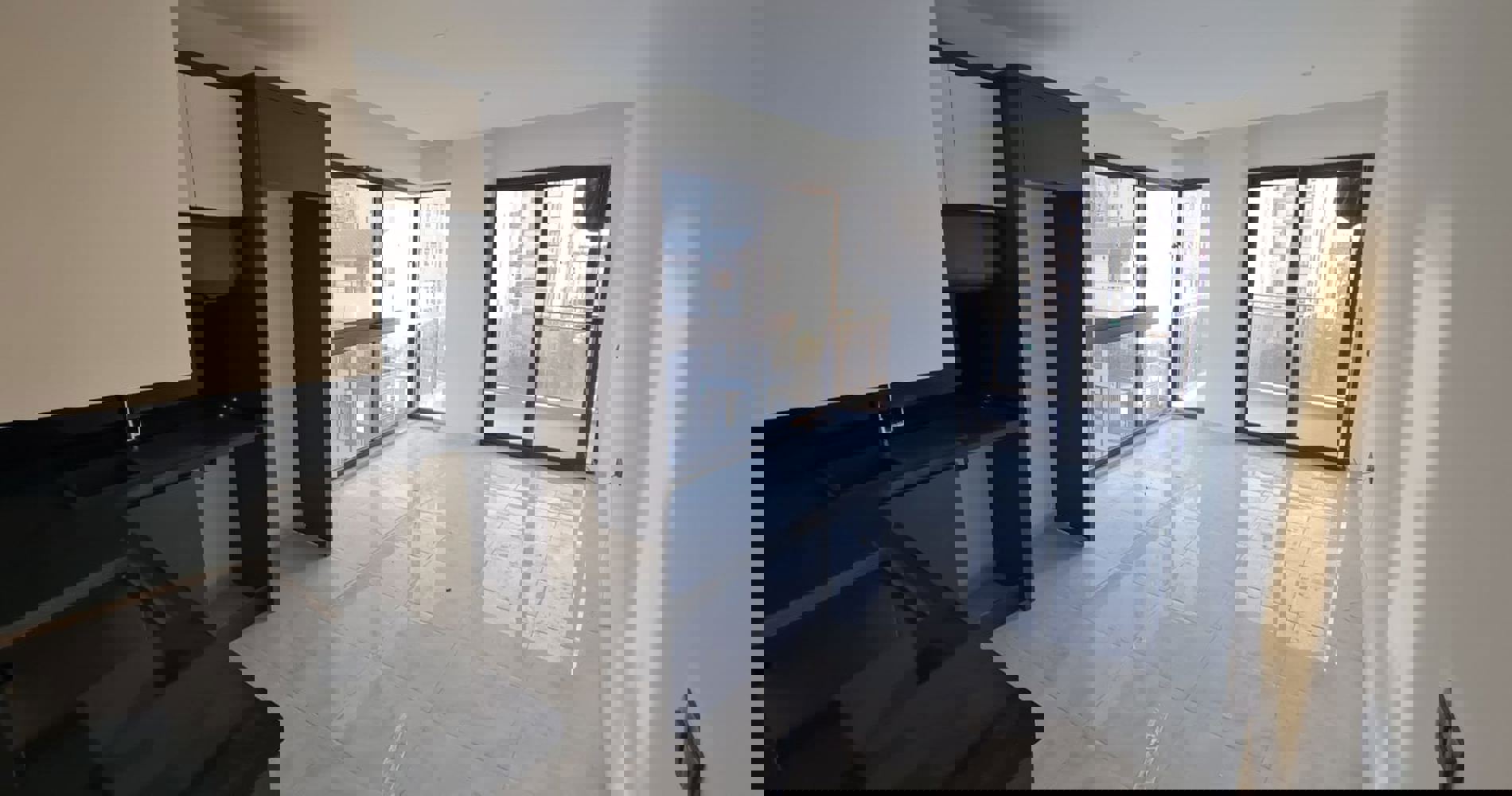 阿拉尼亚中心豪华公寓与复式：尊贵海滨生活，度假设施齐备