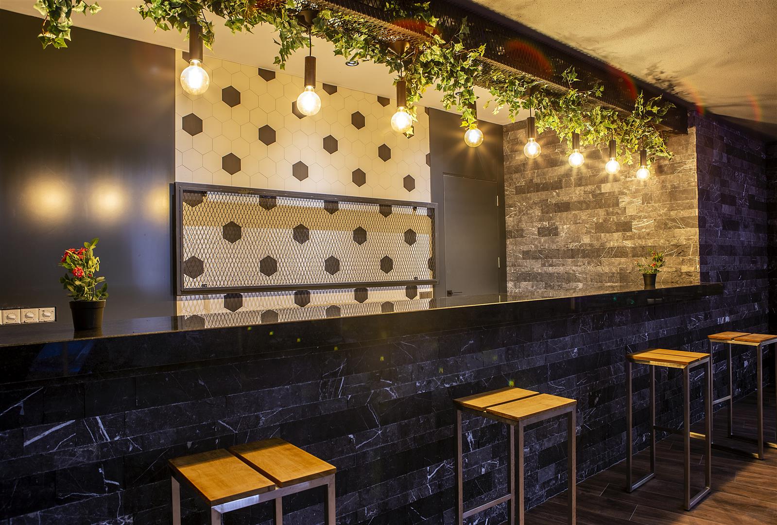 阿兰亚市中心璀璨海景豪宅：现代奢华与投资机遇并存