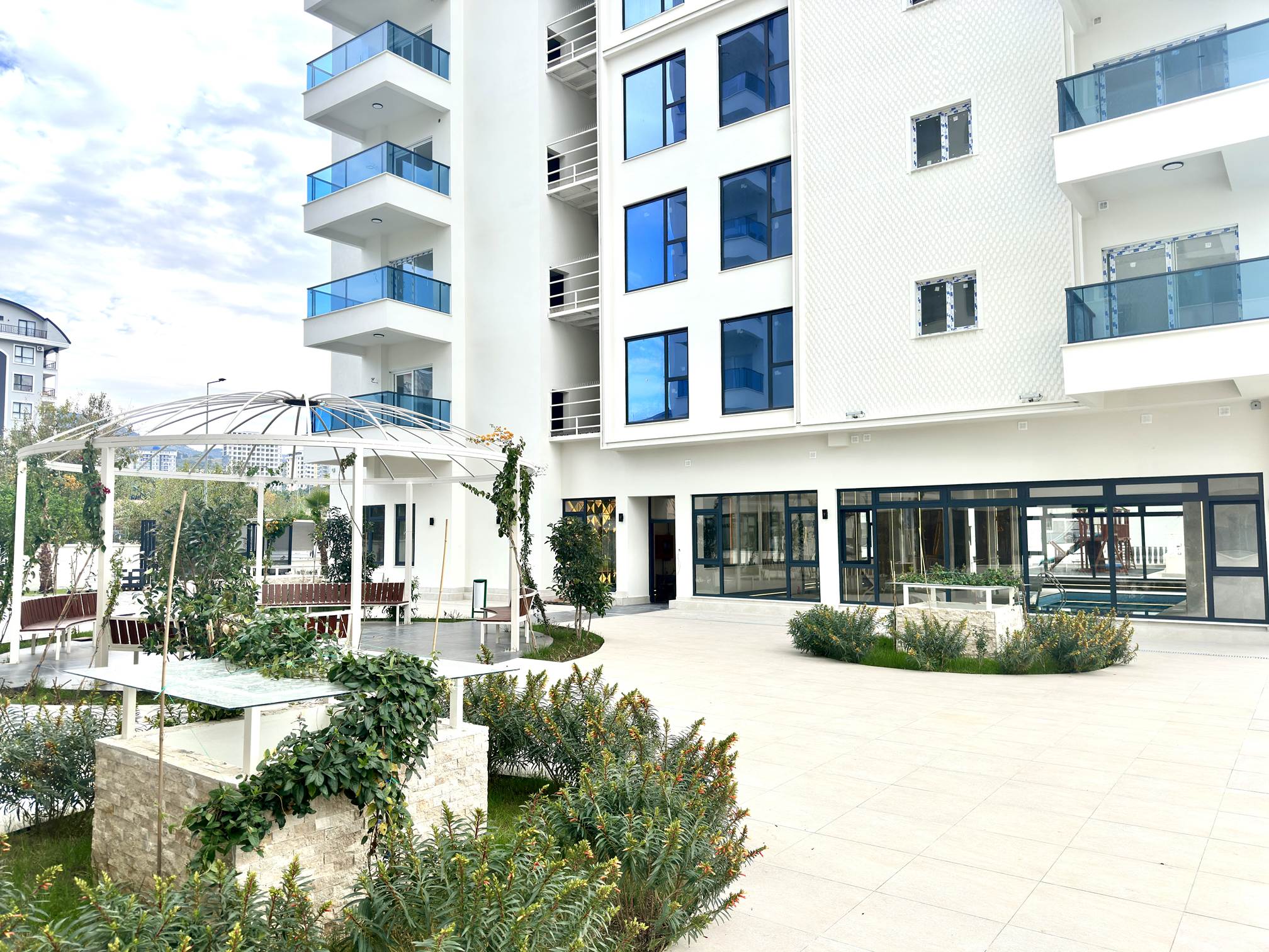 Hedendaagse Kustresidentie: Appartementen en Duplexen in Mahmutlar, Alanya