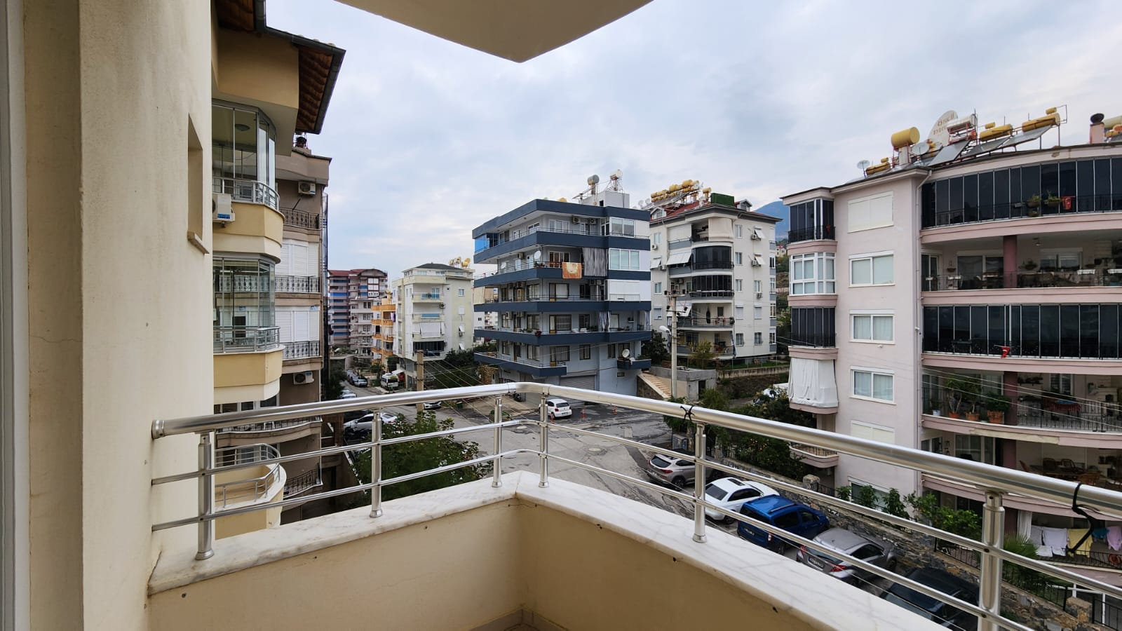 Fredfyldt Liv i Cikcilli: Eksklusiv Ufurneret Bolig til Langtidsleje