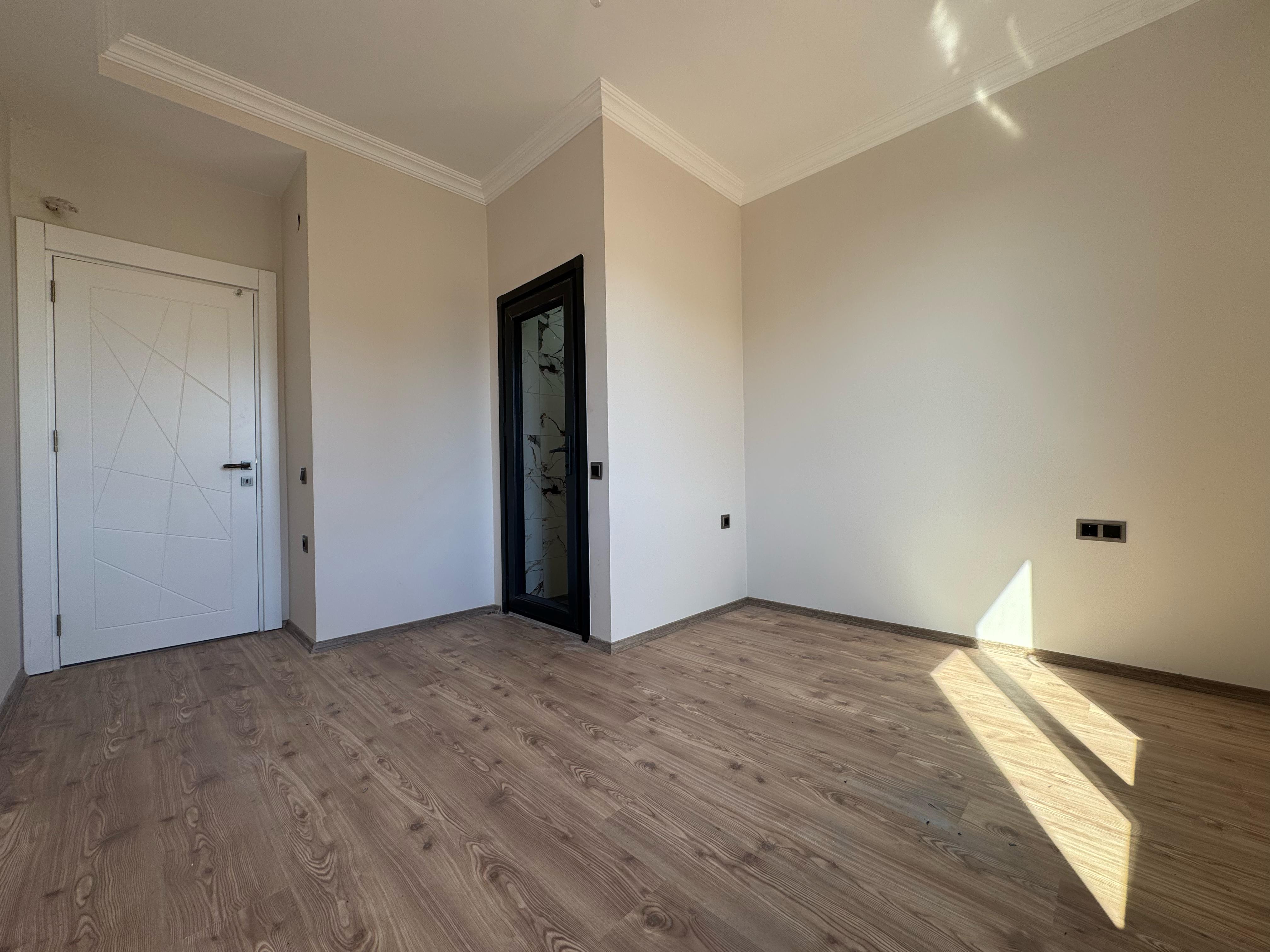 Royaal 2-Slaapkamerappartement in Mahmutlar: Ruimte en Comfort nabij Zee