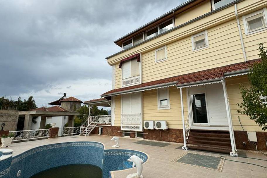 奧巴核心区1014平米顶级商业资产：尽揽阿兰亚城堡美景，开启无限投资潜能