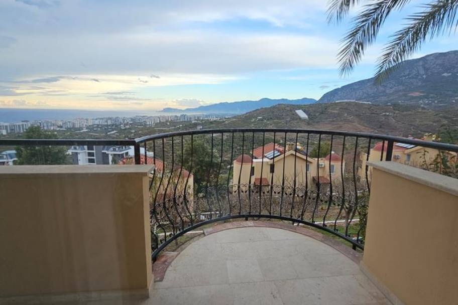 阿兰亚Kargicak区Gold City五星级全家具海景住宅出租