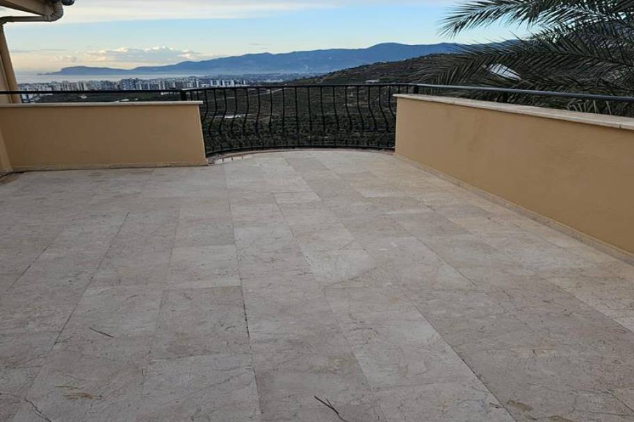 阿兰亚Kargicak区Gold City五星级全家具海景住宅出租