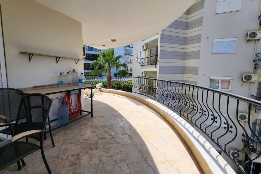 Élégant Appartement Meublé à Cikcilli, Alanya, avec Piscine et Cheminée