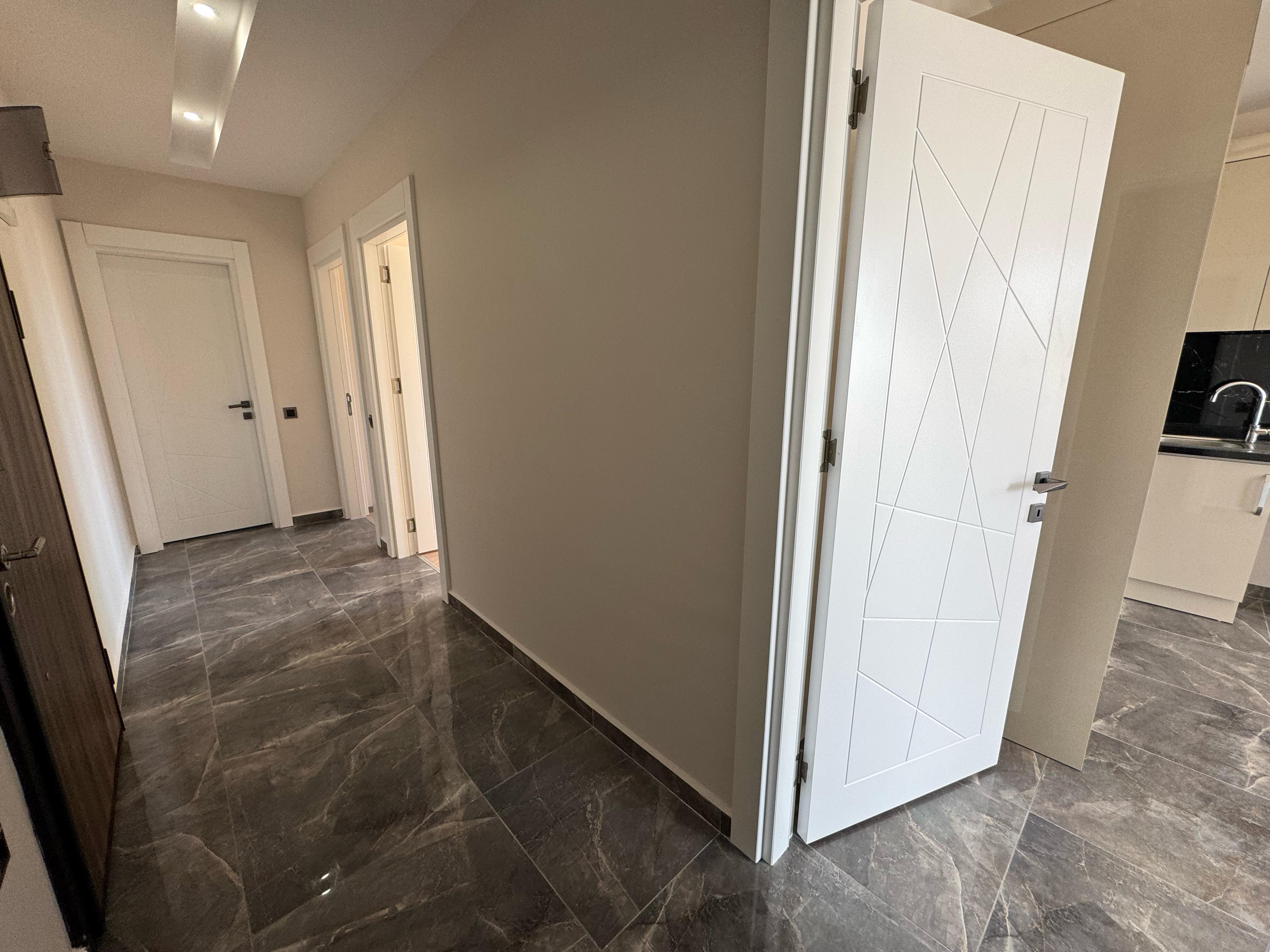 Royaal 2-Slaapkamerappartement in Mahmutlar: Ruimte en Comfort nabij Zee