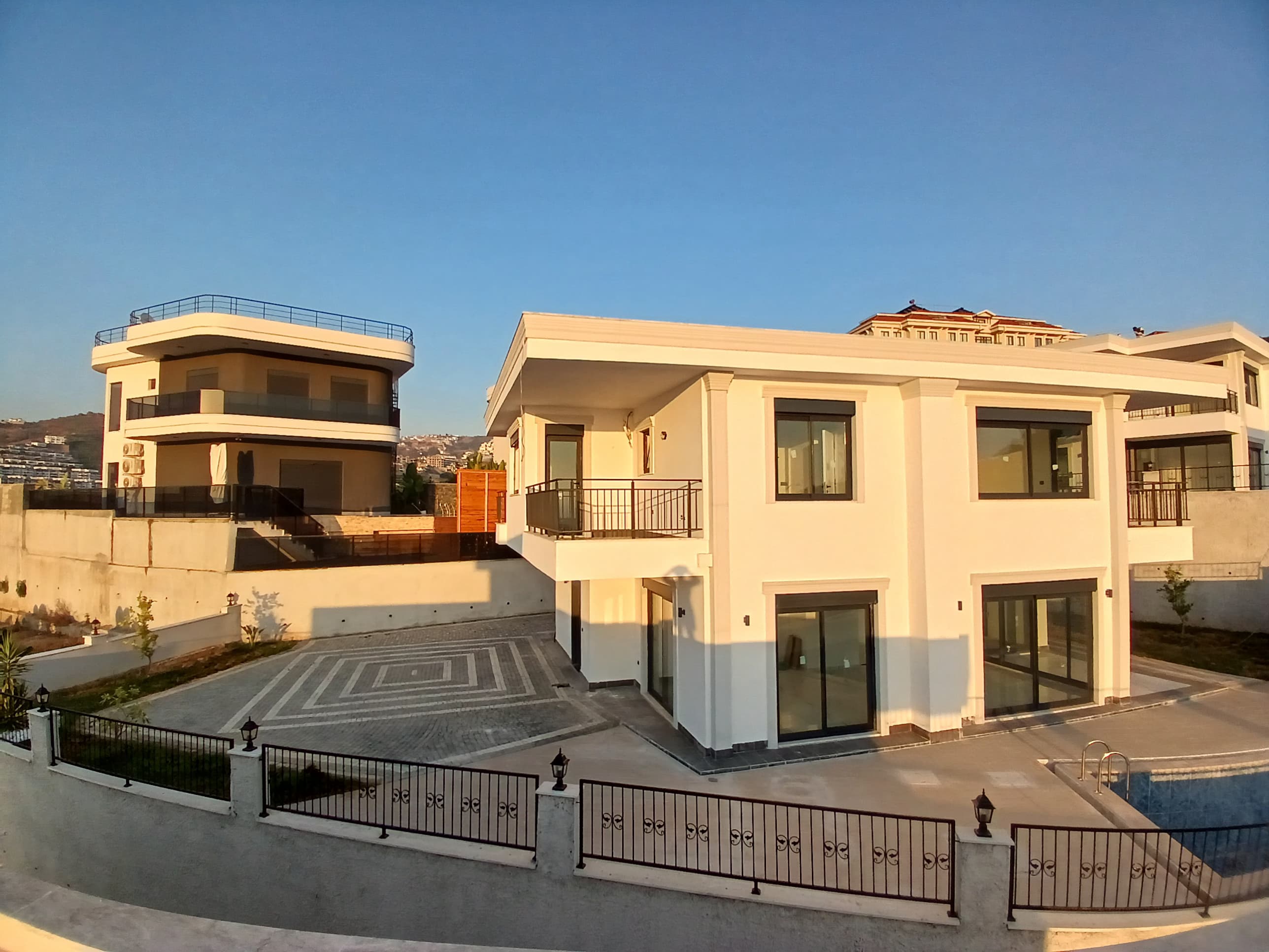 Сучасна 4-спальна вілла в Каргиджаку: приватний оазис біля Аланії