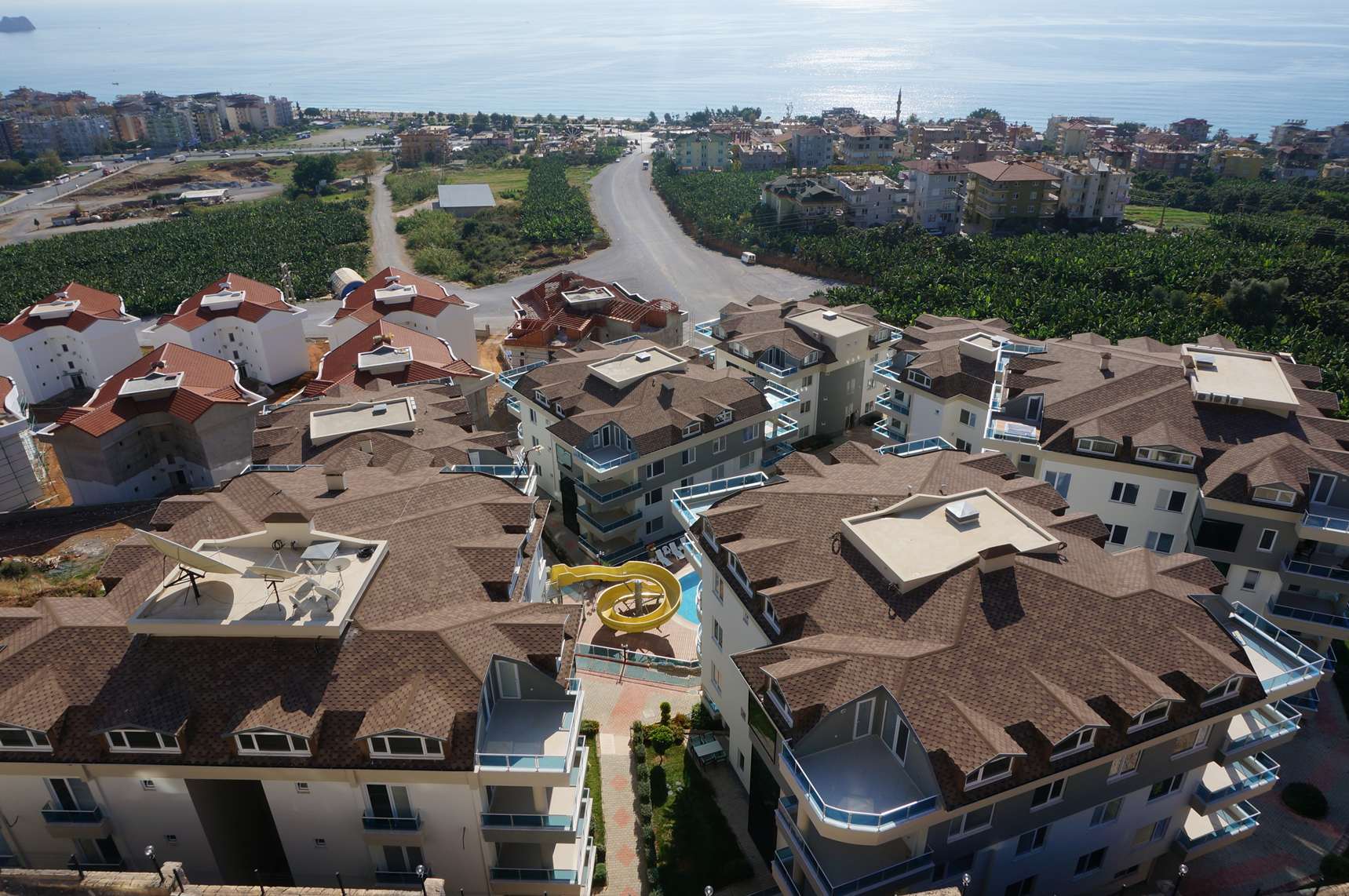 Alanya Merkezde Kapsamlı Sosyal Donatılara Sahip Geniş Aile Daireleri