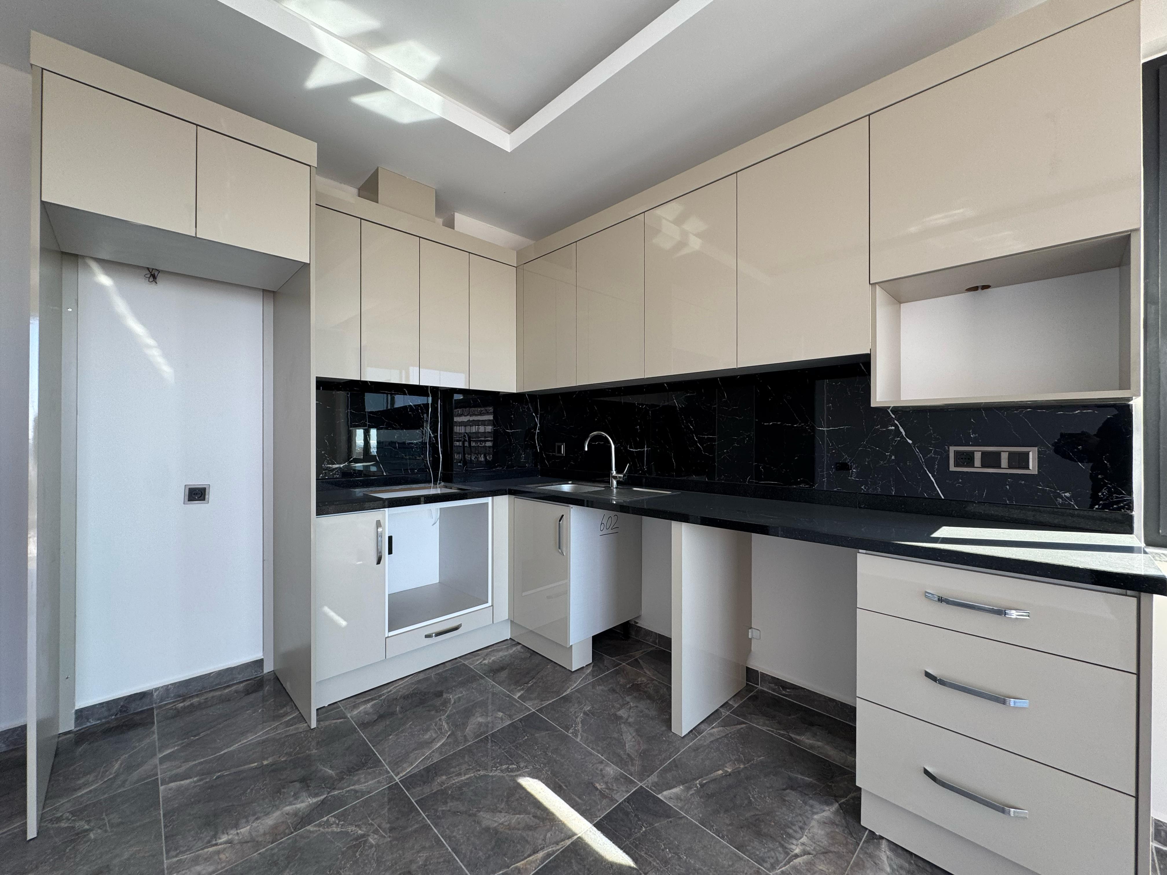 Royaal 2-Slaapkamerappartement in Mahmutlar: Ruimte en Comfort nabij Zee