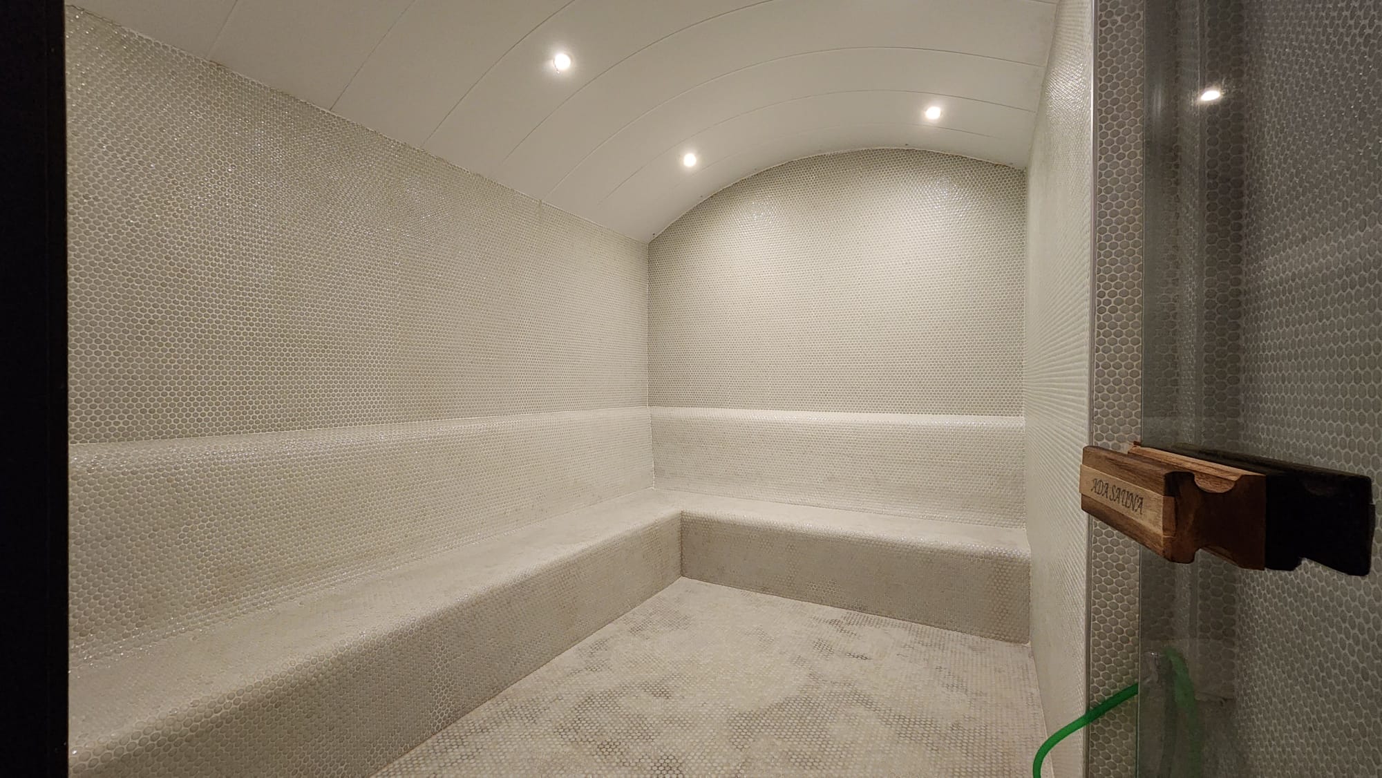 Mahmutlarin Puutarhakeidas: Ylelliset Asunnot ja Duplexit Meren Lähellä