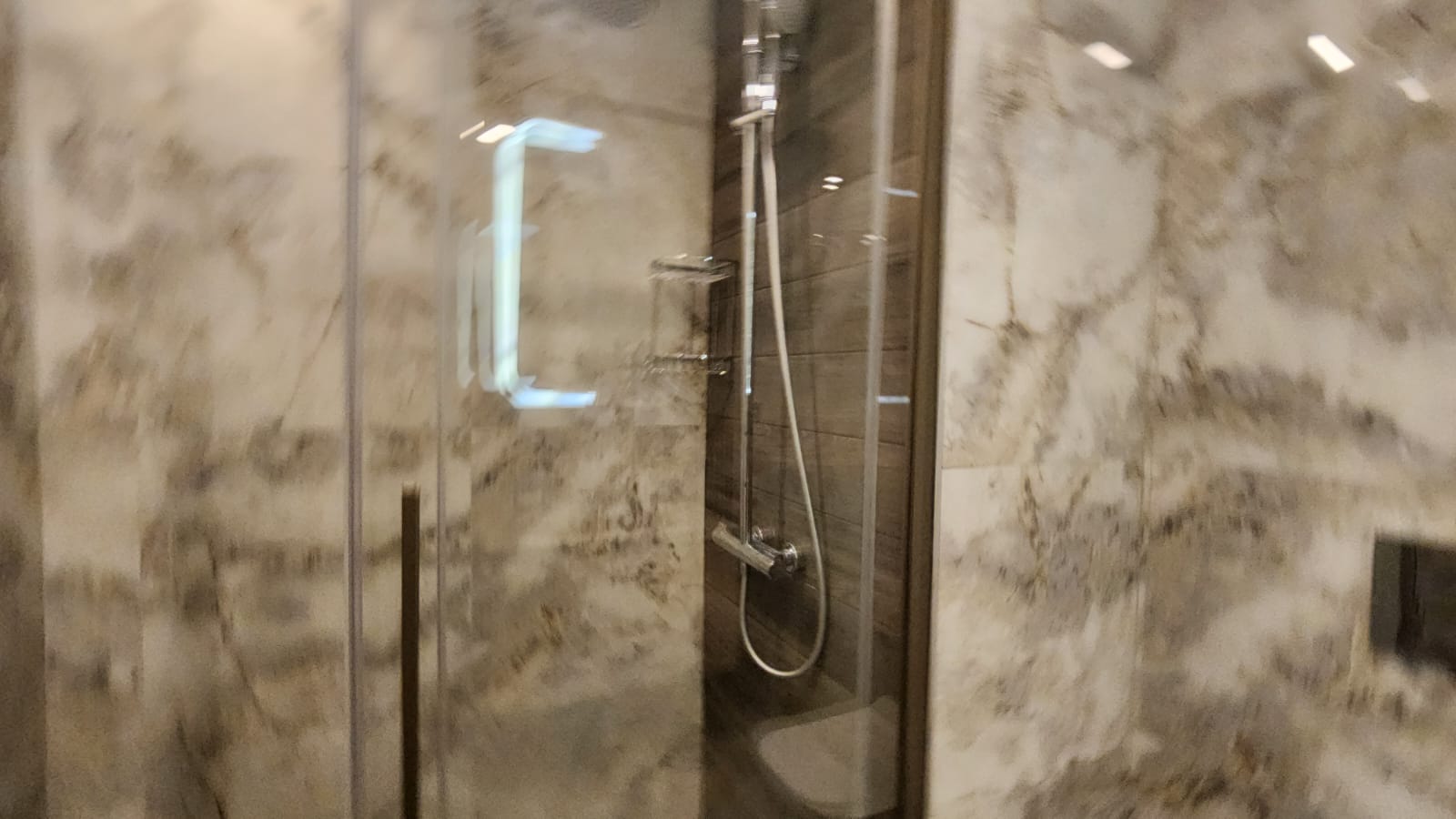 Eksklusiv residens i Kestel med havutsikt og luksuriøs resort-stil