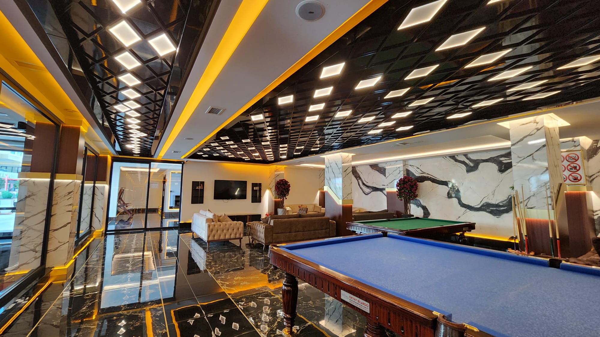 Mahmutlarin Puutarhakeidas: Ylelliset Asunnot ja Duplexit Meren Lähellä