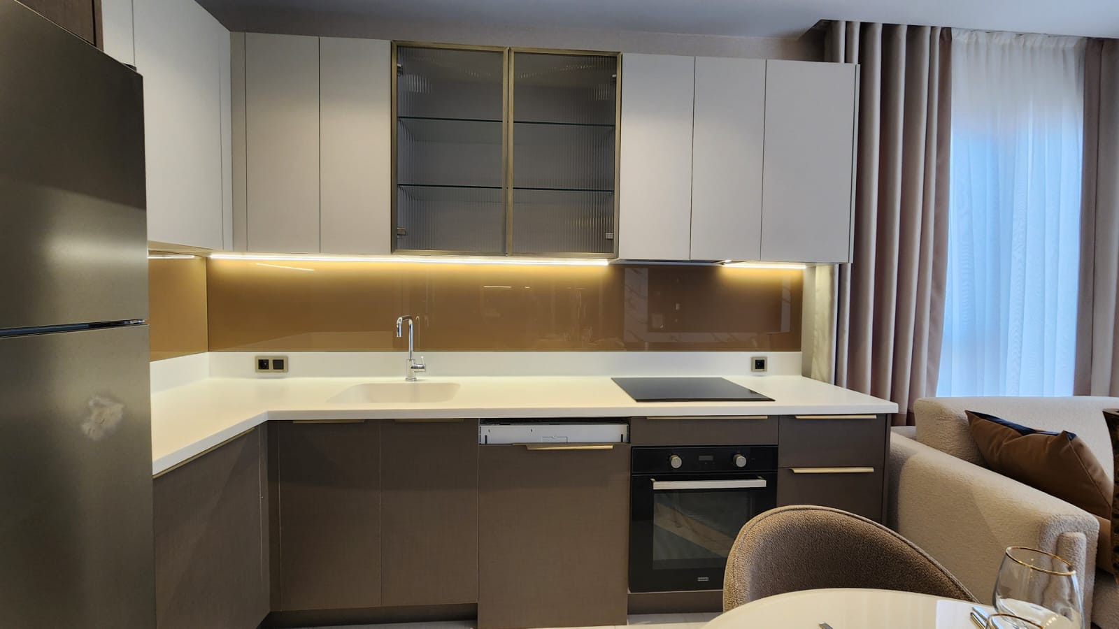 Eksklusiv residens i Kestel med havutsikt og luksuriøs resort-stil