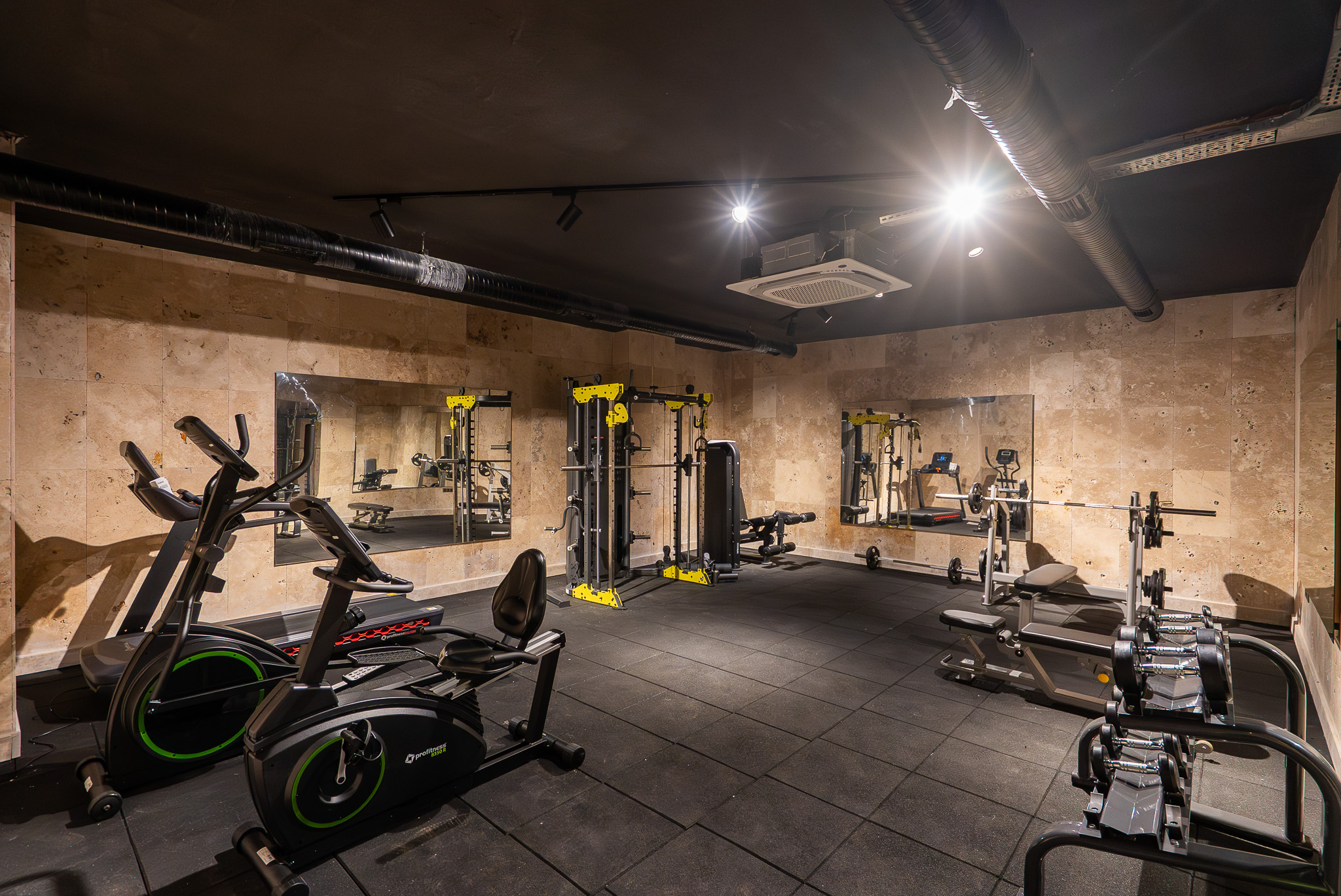 Mahmutlar Sahiline Sadece 200 Metre Mesafede, Yepyeni Deniz Yanı Daire ve Dubleksler