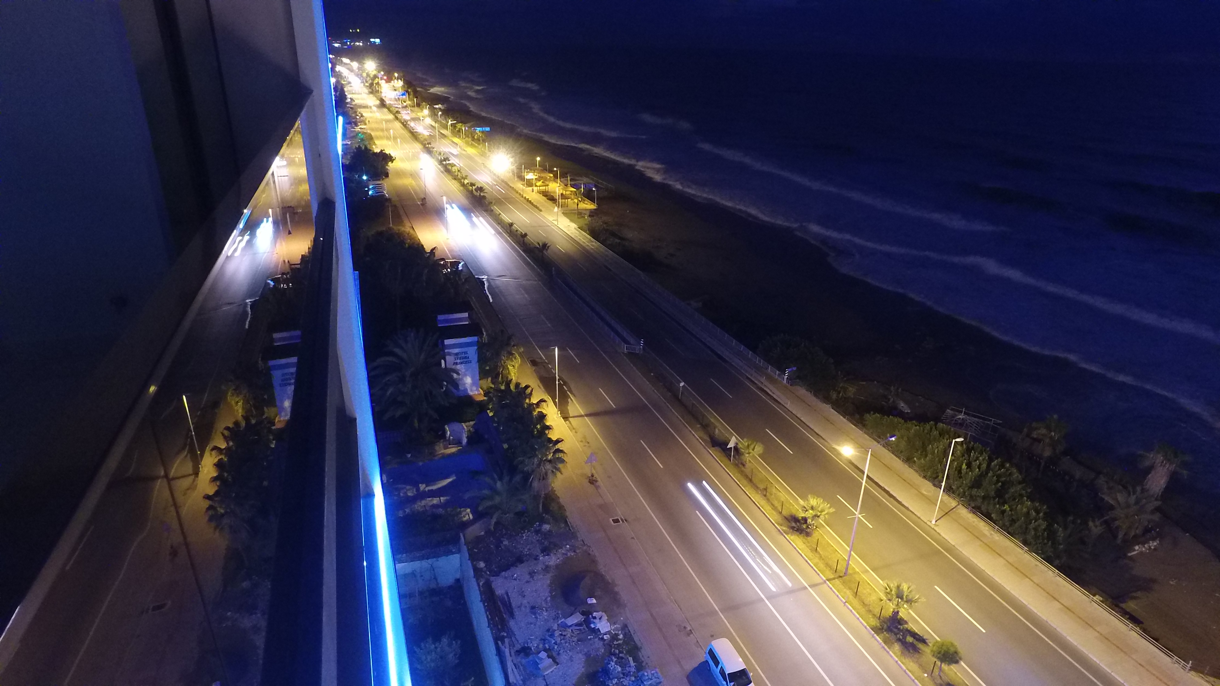 马赫穆特拉一线海景豪宅：尊享地中海滨海公寓与复式