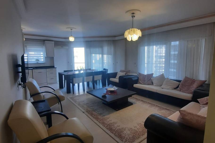 阿拉尼亚奇克基利海滨豪华公寓：优越投资，拎包入住