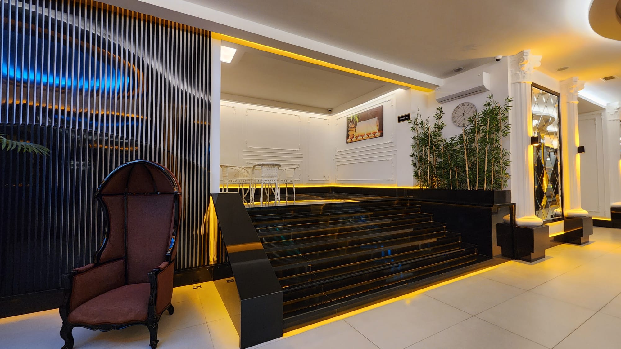 Mahmutlarin Puutarhakeidas: Ylelliset Asunnot ja Duplexit Meren Lähellä