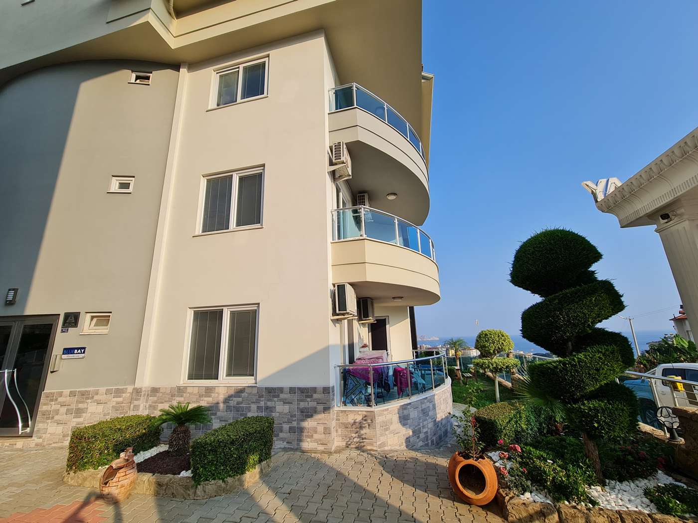 Alanya Merkezde Kapsamlı Sosyal Donatılara Sahip Geniş Aile Daireleri