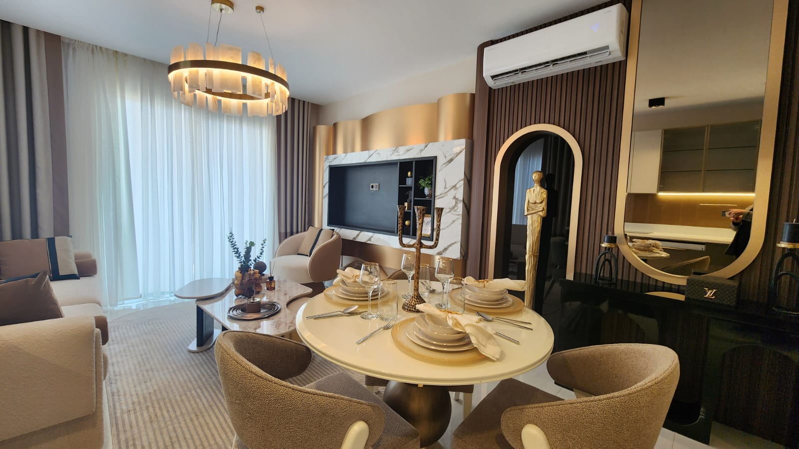 Eksklusiv residens i Kestel med havutsikt og luksuriøs resort-stil