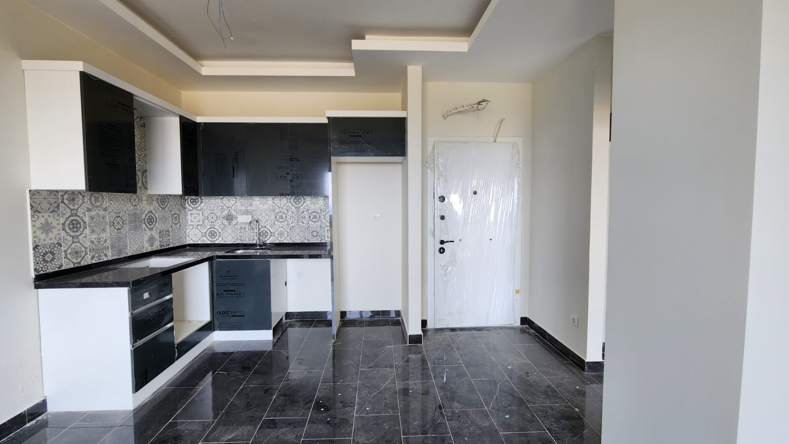 Fridfulla Kustnära Bostäder i Demirtaş, Några Steg från Medelhavet