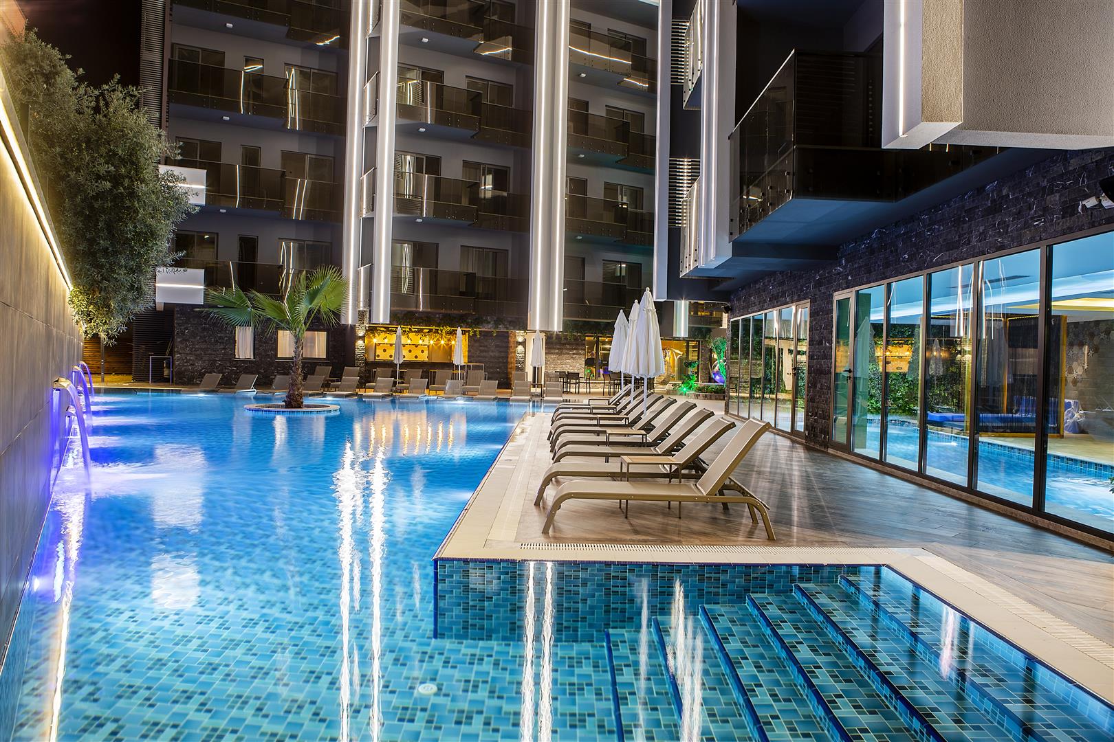 阿兰亚市中心璀璨海景豪宅：现代奢华与投资机遇并存