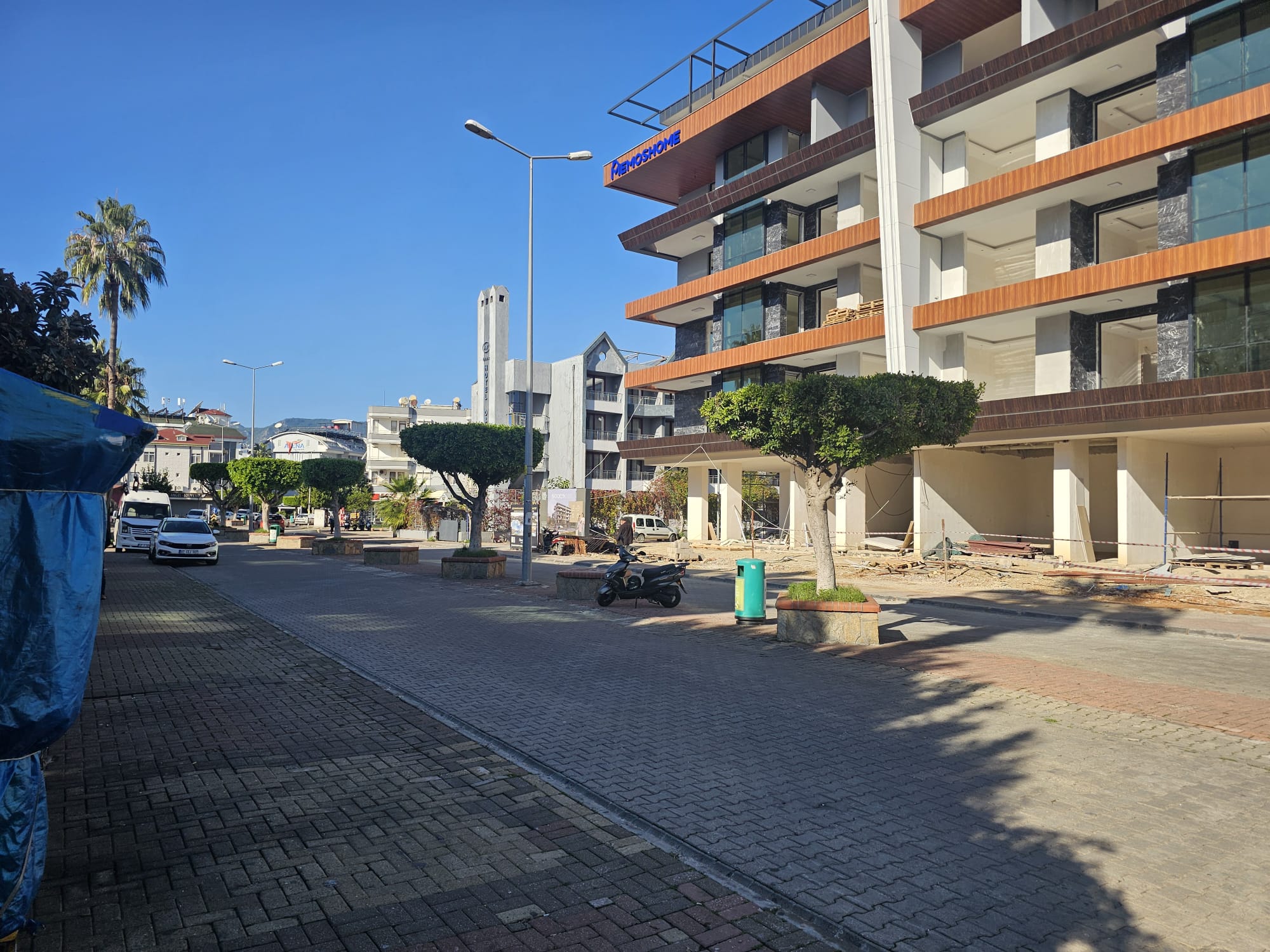 Аланияның Оба ауданындағы теңіз көріністі пәтерлер, дуплекстер және коммерциялық орындар