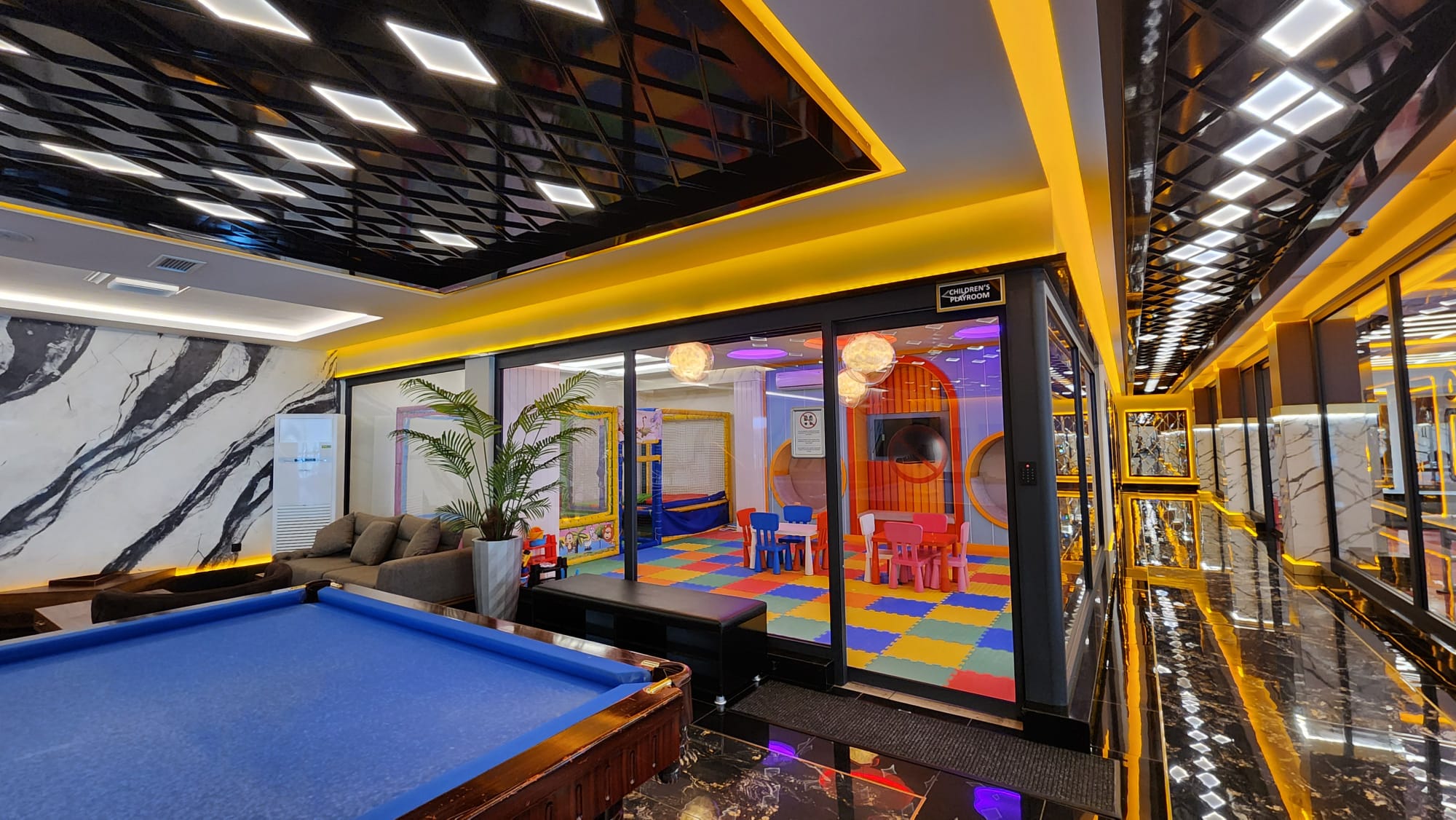 Mahmutlarin Puutarhakeidas: Ylelliset Asunnot ja Duplexit Meren Lähellä