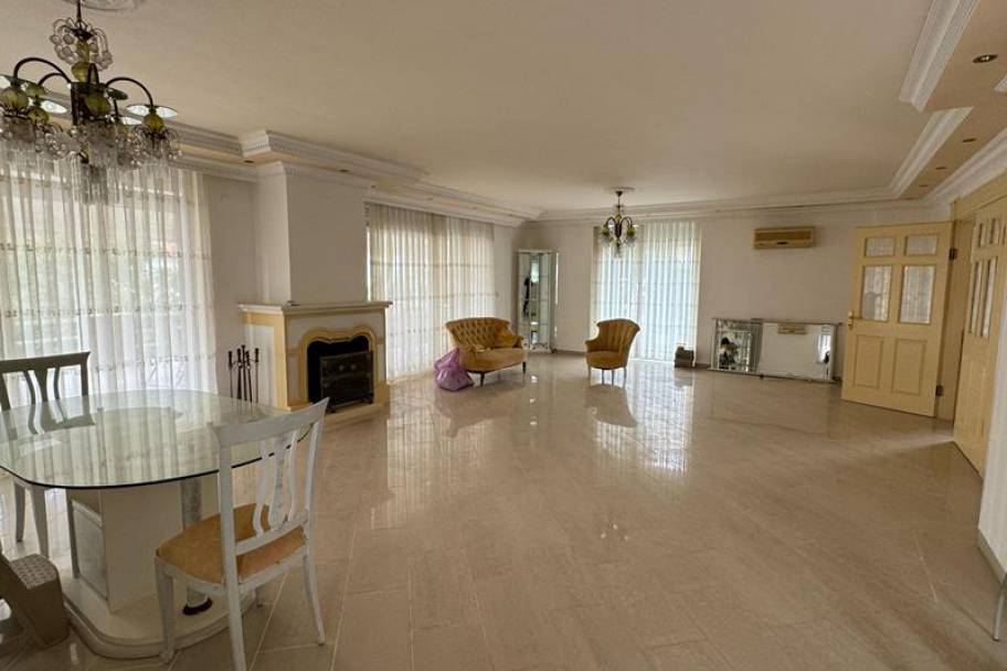 奧巴核心区1014平米顶级商业资产：尽揽阿兰亚城堡美景，开启无限投资潜能