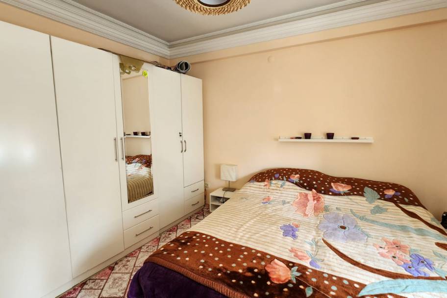 Élégant Appartement Meublé à Cikcilli, Alanya, avec Piscine et Cheminée