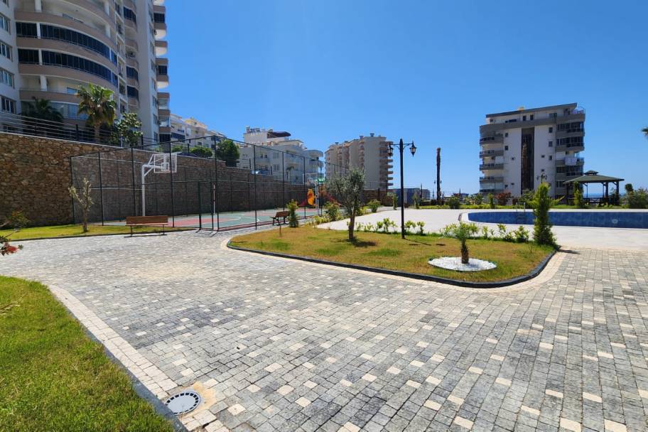 Nouveaux Appartements et Duplex à Mahmutlar avec Prestations Complètes