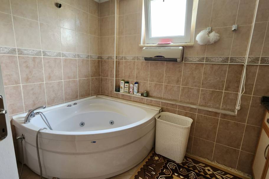 Élégant Appartement Meublé à Cikcilli, Alanya, avec Piscine et Cheminée