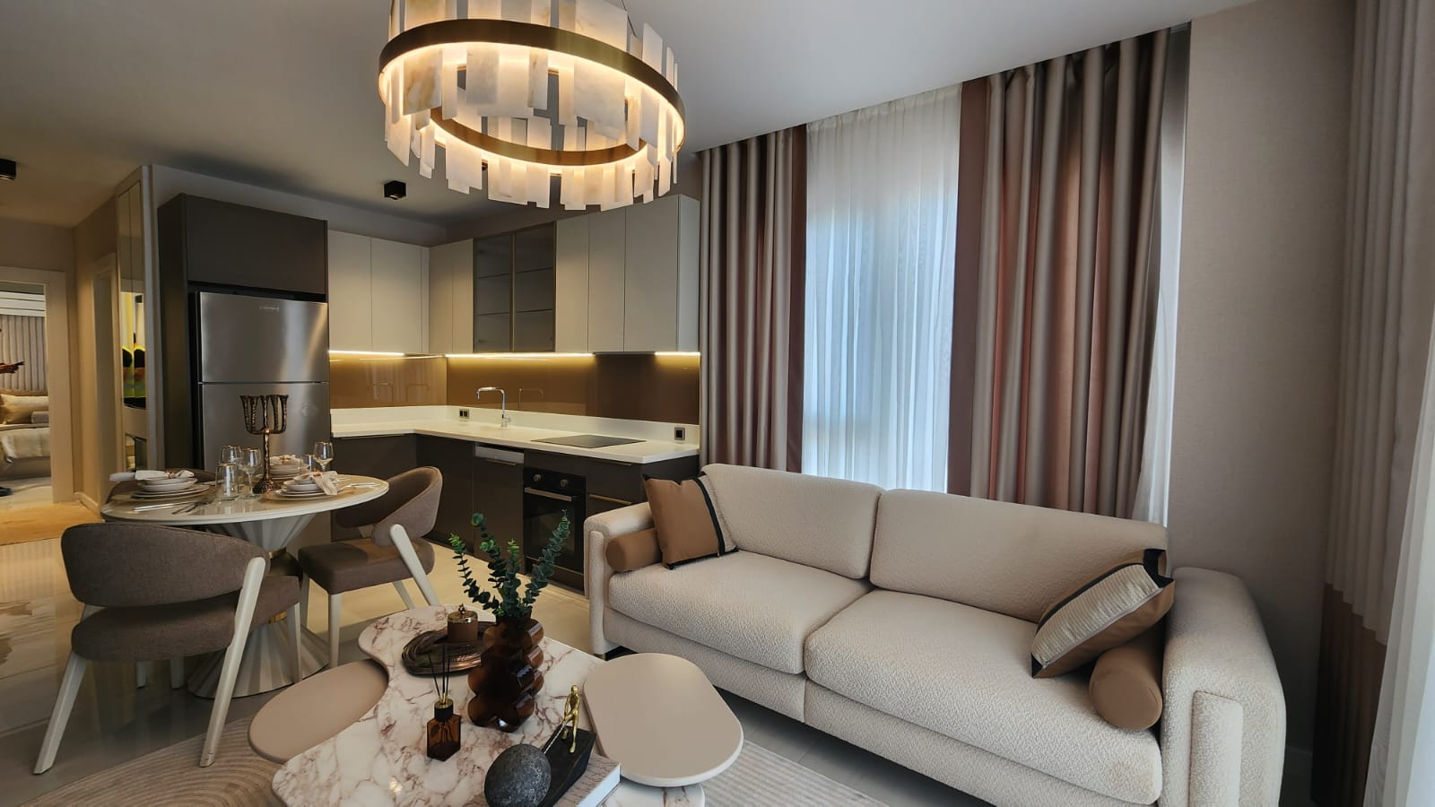 Eksklusiv residens i Kestel med havutsikt og luksuriøs resort-stil