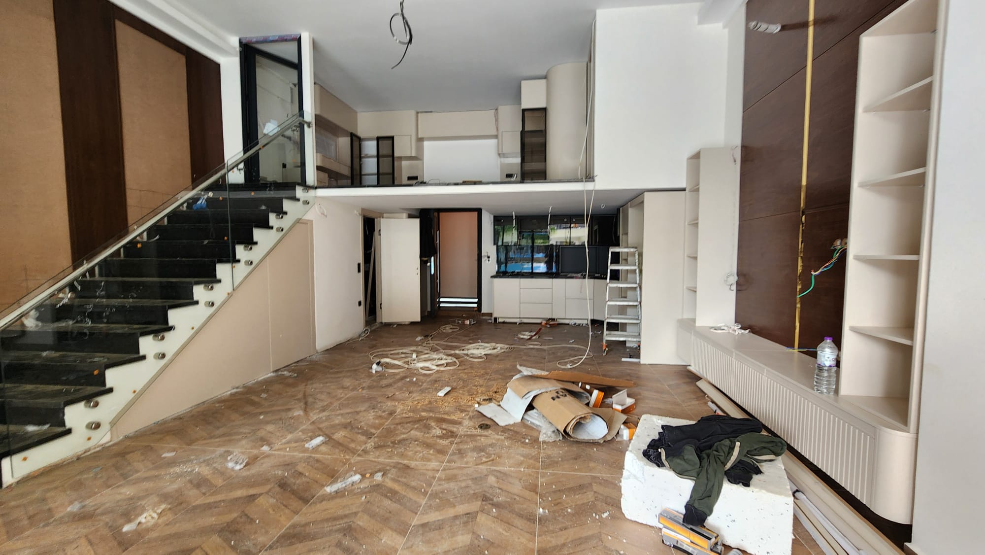 Mahmutlarin Puutarhakeidas: Ylelliset Asunnot ja Duplexit Meren Lähellä