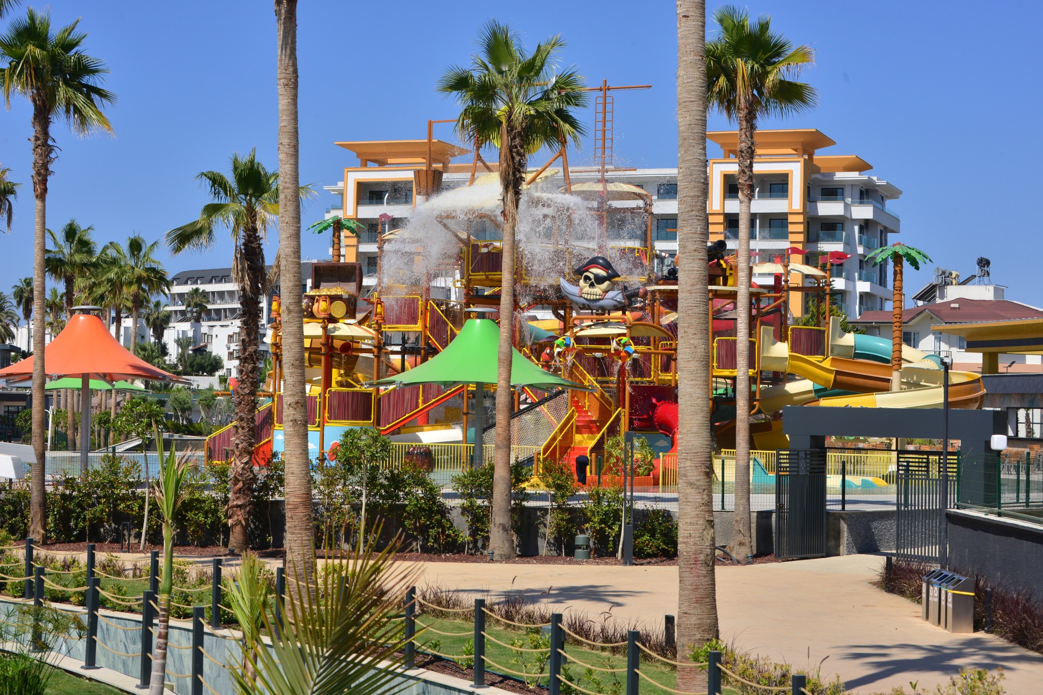 蔚蓝海岸的璀璨明珠：阿兰尼亚Payallar奢华海景公寓与复式官邸