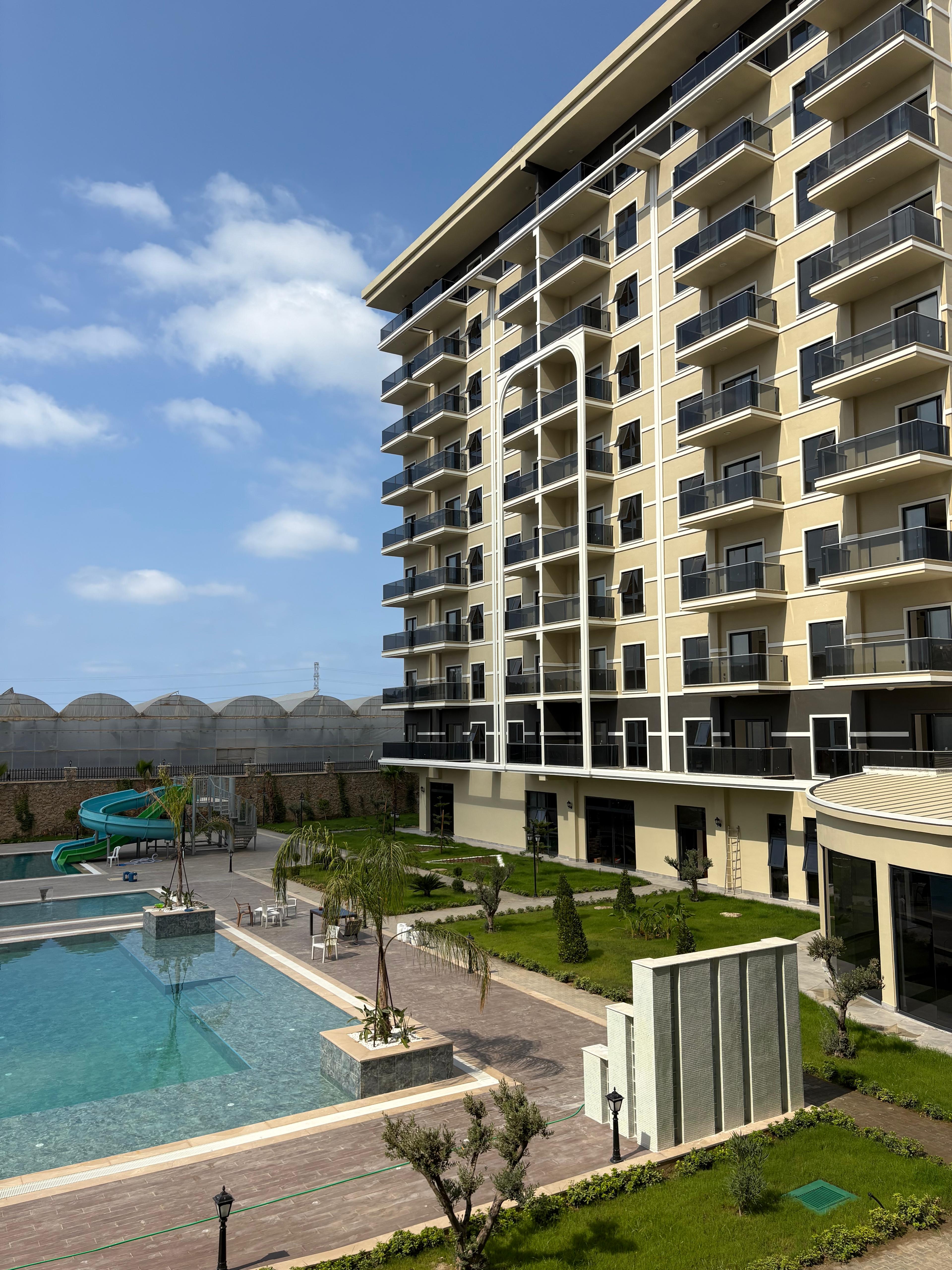 Rauhallinen Rannikkoelämä Uudessa Valossa: Ensiluokkaisia Asuntoja ja Duplexeja Demirtasissa