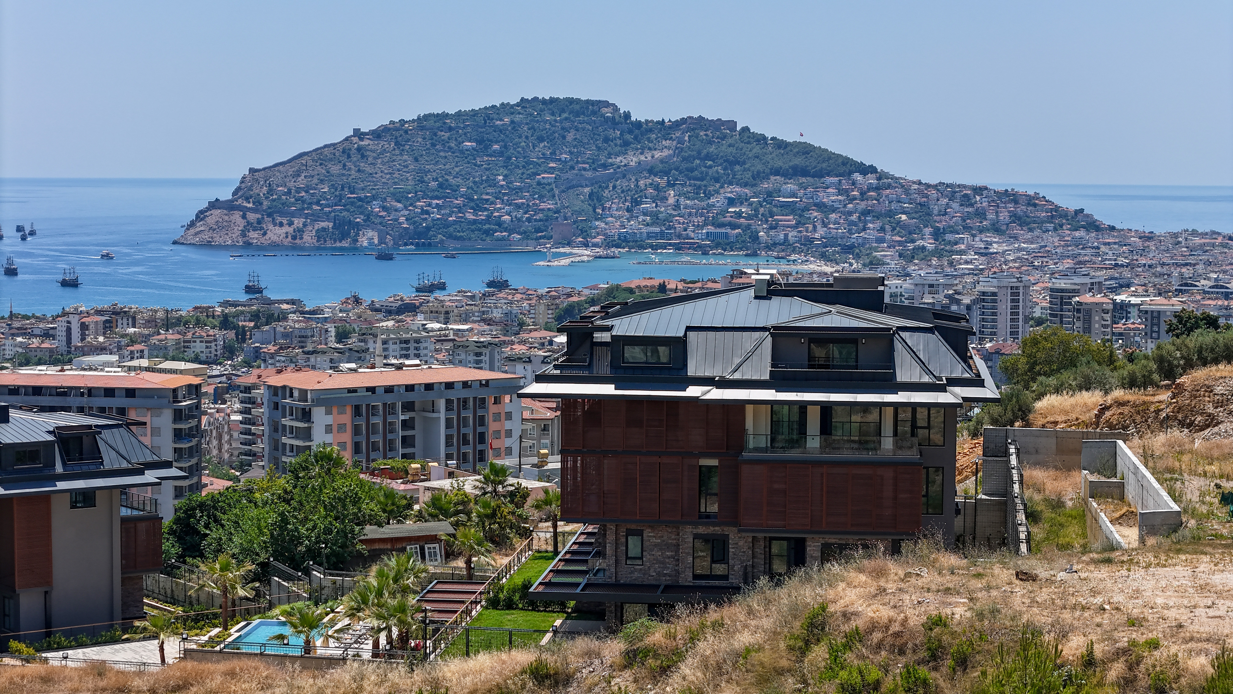 Verfijnd Wonen aan de Kust: Luxe Appartementen en Duplexen met Zeezicht in Cikcilli