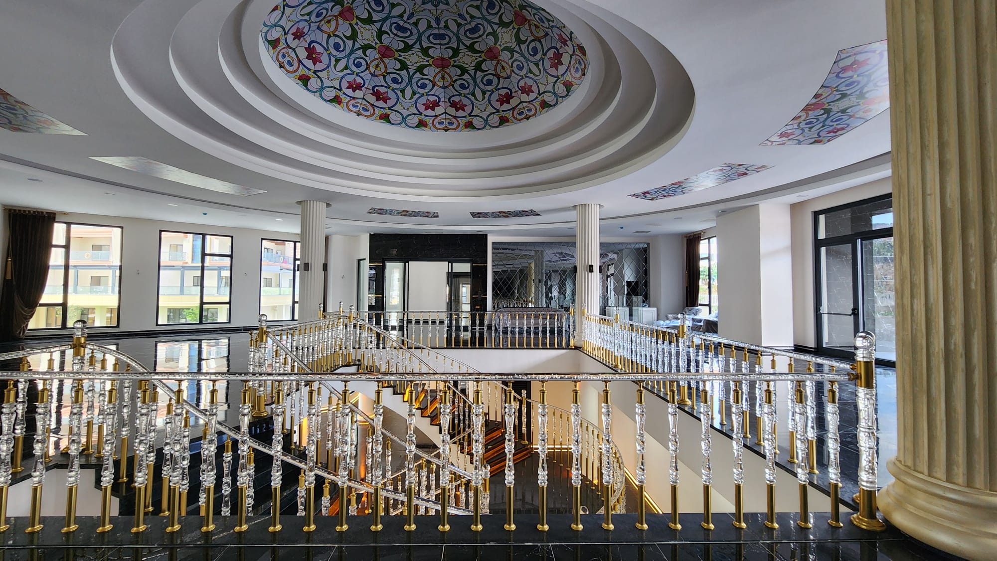 Mahmutlarin Puutarhakeidas: Ylelliset Asunnot ja Duplexit Meren Lähellä