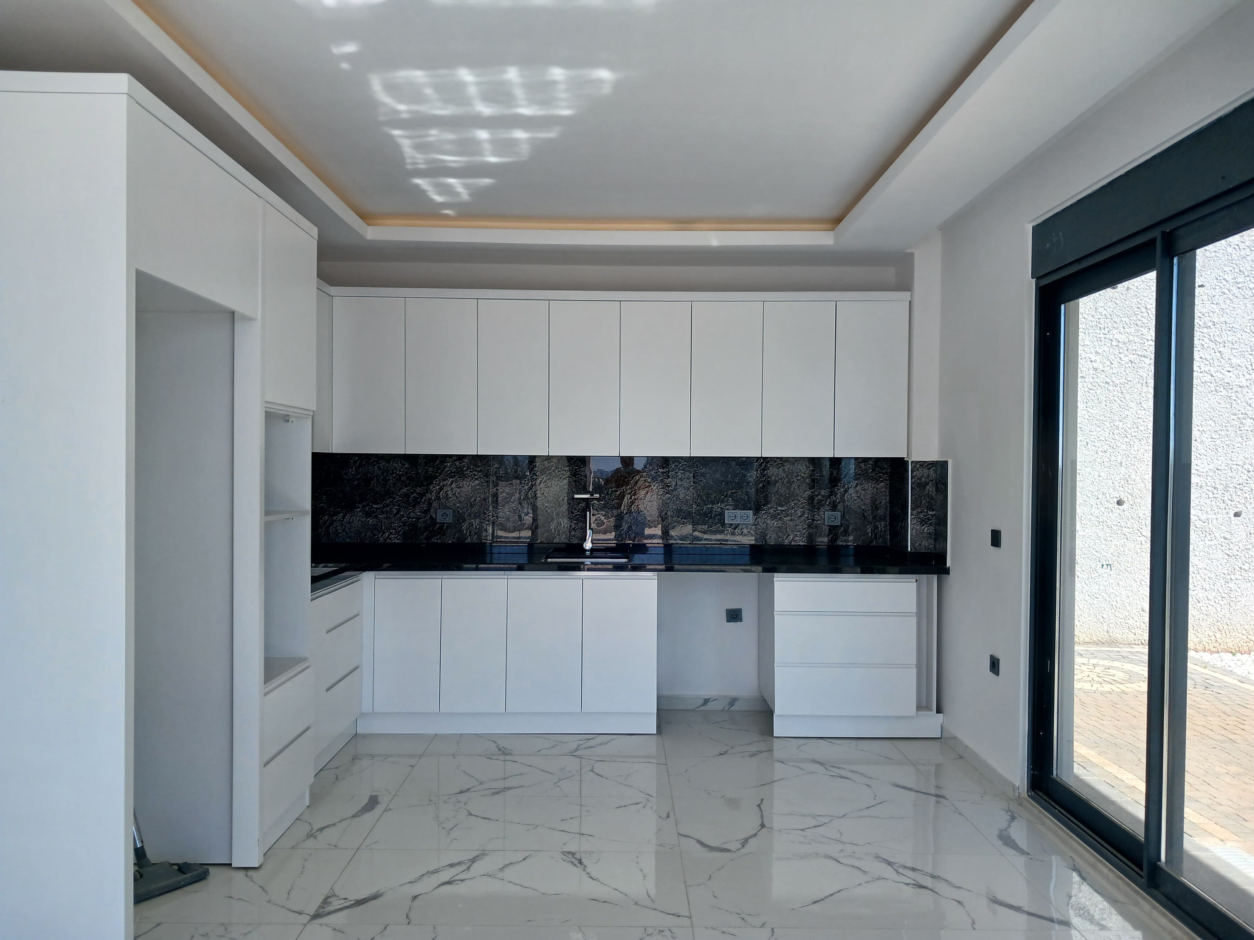 Сучасна 4-спальна вілла в Каргиджаку: приватний оазис біля Аланії