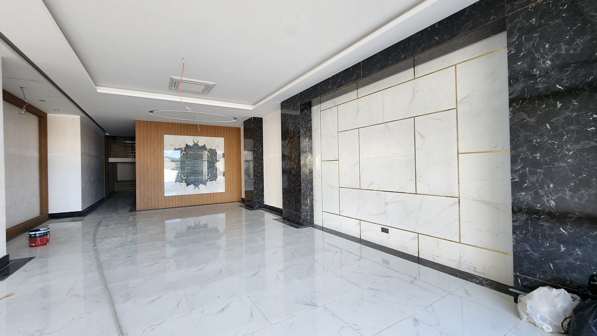 Mahmutlarin ensiluokkaiset kukkulakodit merinäköaloilla