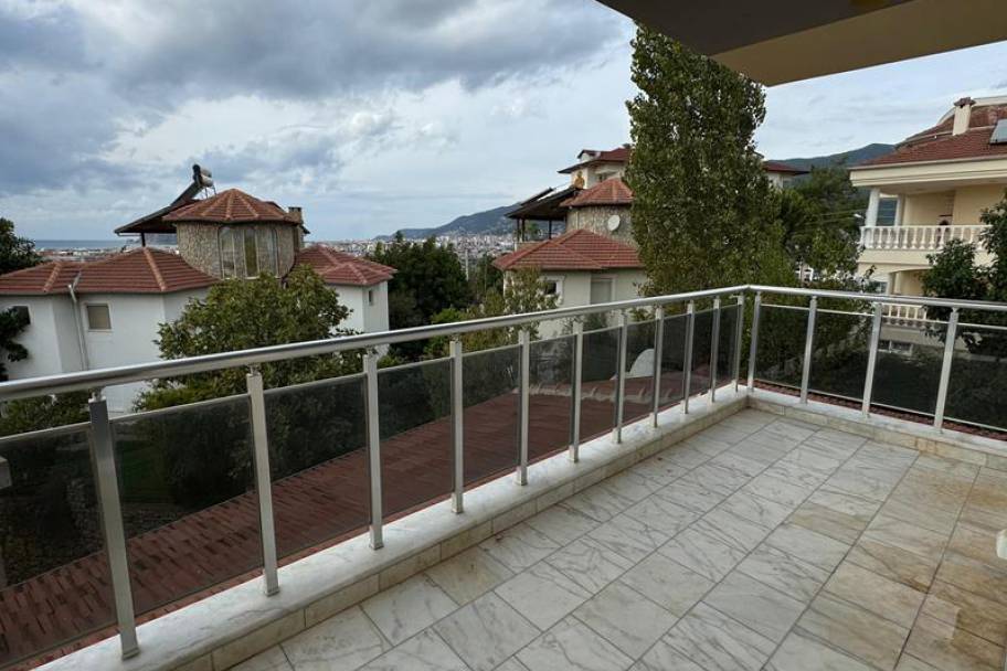 奧巴核心区1014平米顶级商业资产：尽揽阿兰亚城堡美景，开启无限投资潜能