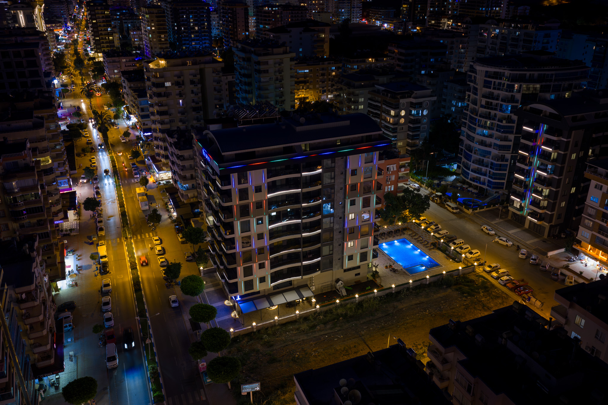 Mahmutlar Sahiline Sadece 200 Metre Mesafede, Yepyeni Deniz Yanı Daire ve Dubleksler