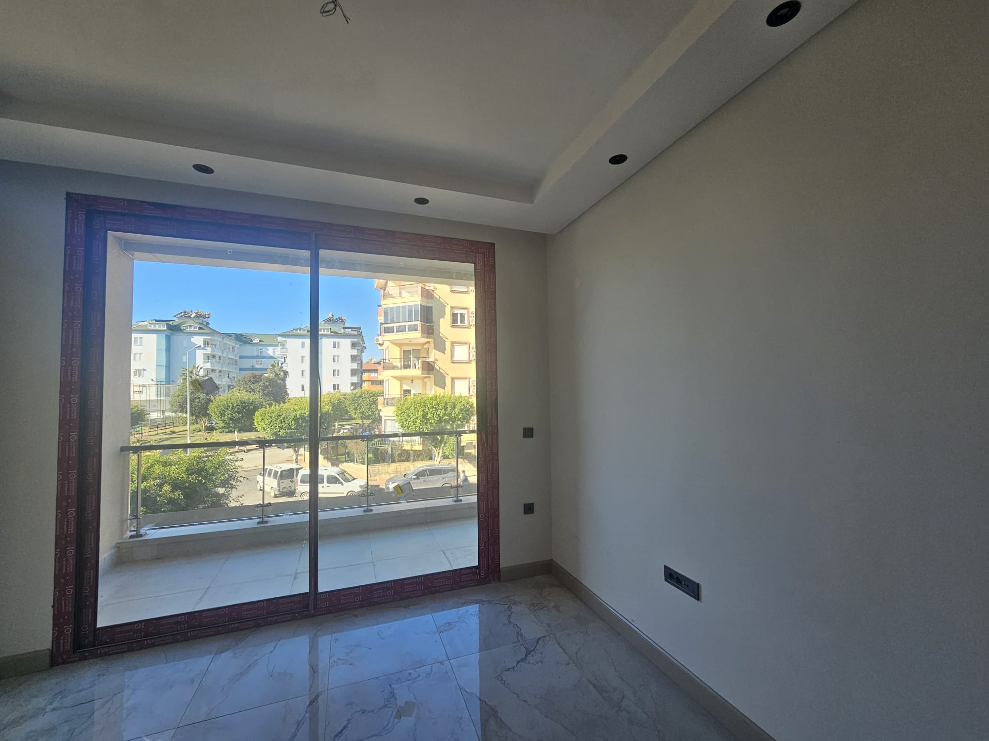 欧巴海滨核心地带：豪华公寓与复式臻品系列