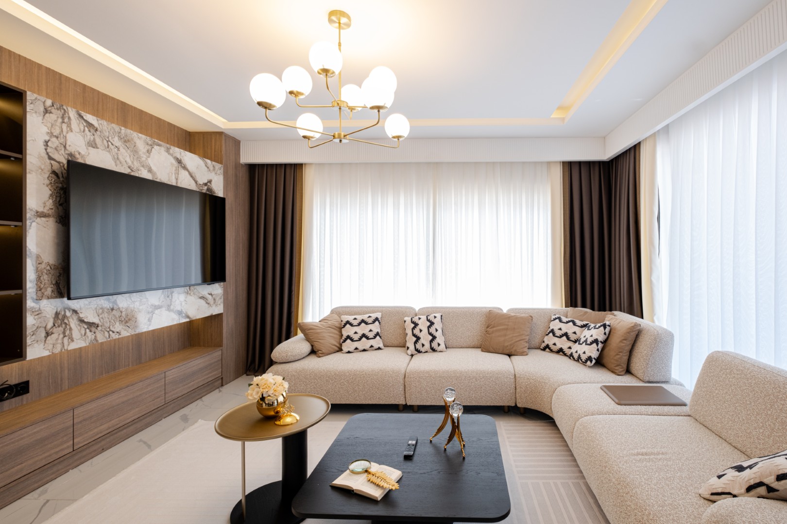 Praktfull Villa med Fyra Sovrum i Oba, Alanya – Privat Pool och Vidsträckt Utsikt