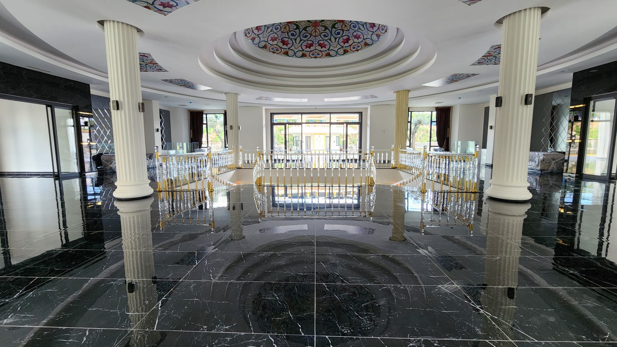 Mahmutlarin Puutarhakeidas: Ylelliset Asunnot ja Duplexit Meren Lähellä