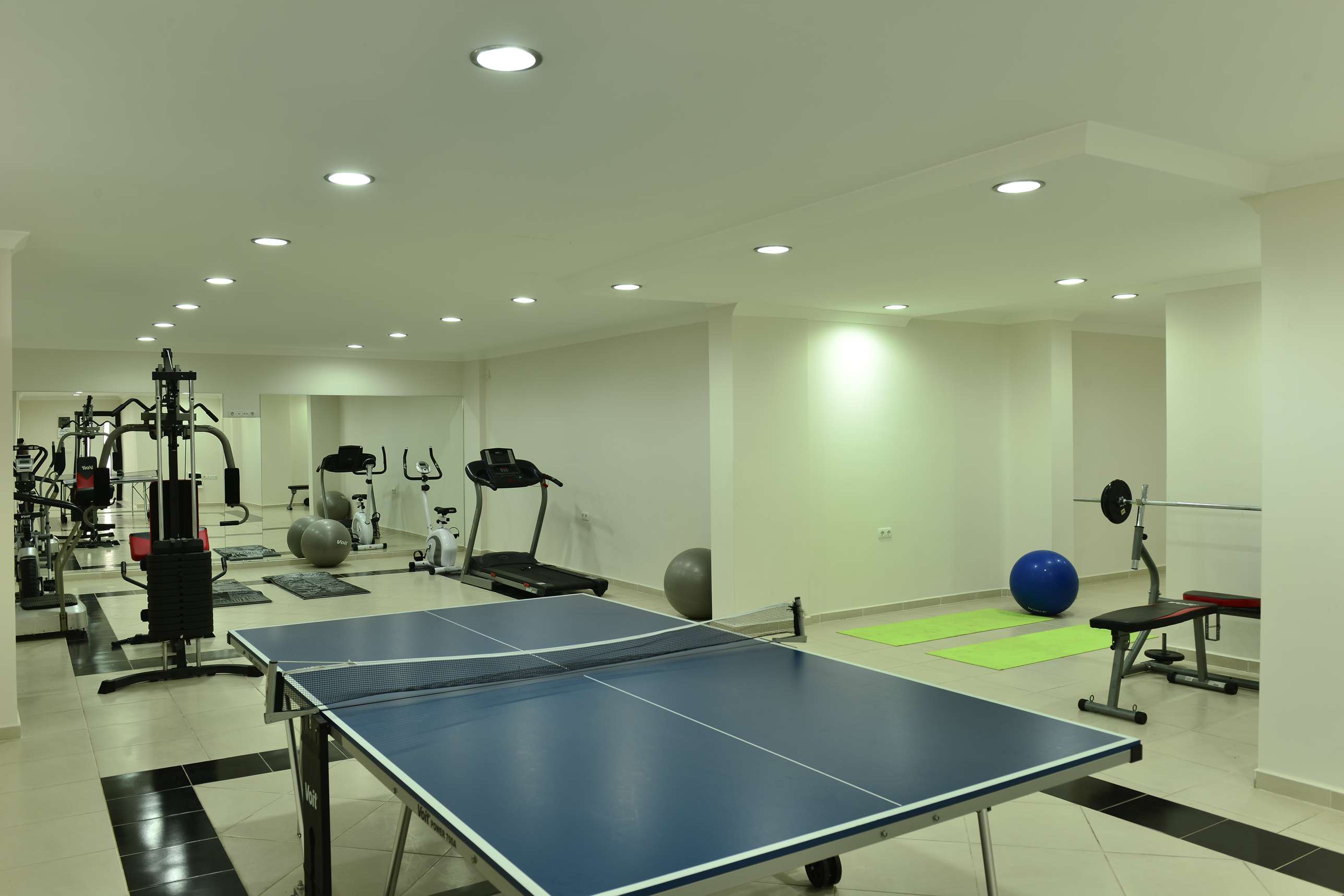 Alanya Merkezde Kapsamlı Sosyal Donatılara Sahip Geniş Aile Daireleri