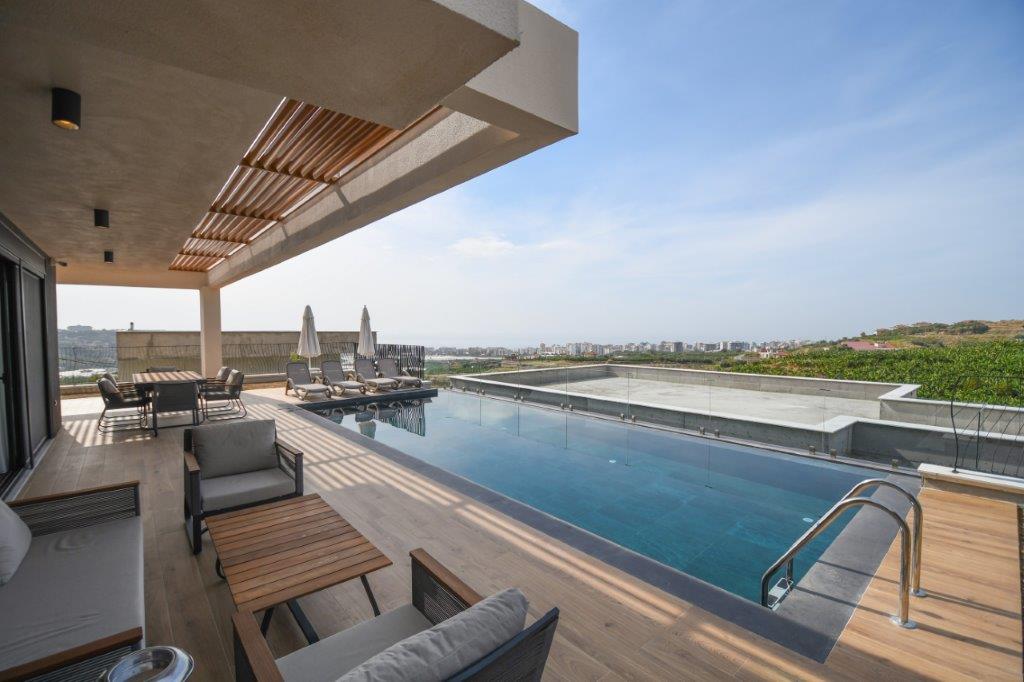Eksklusive topvillaer i Kargicak med private pools og betagende havudsigt
